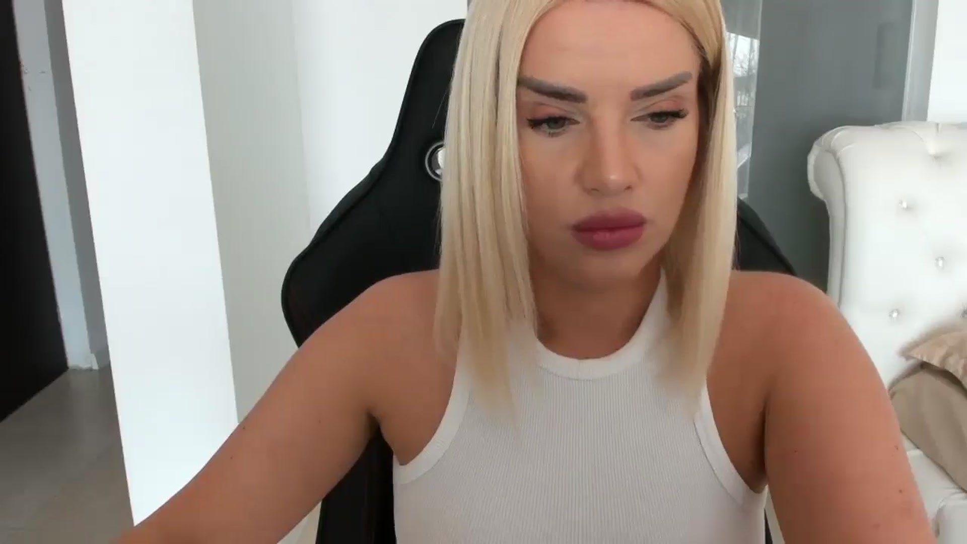 Gallery image thumbnail from Allesia_'s myfreecams stream on, 02/22/2025, 11:27 image 3 of 20