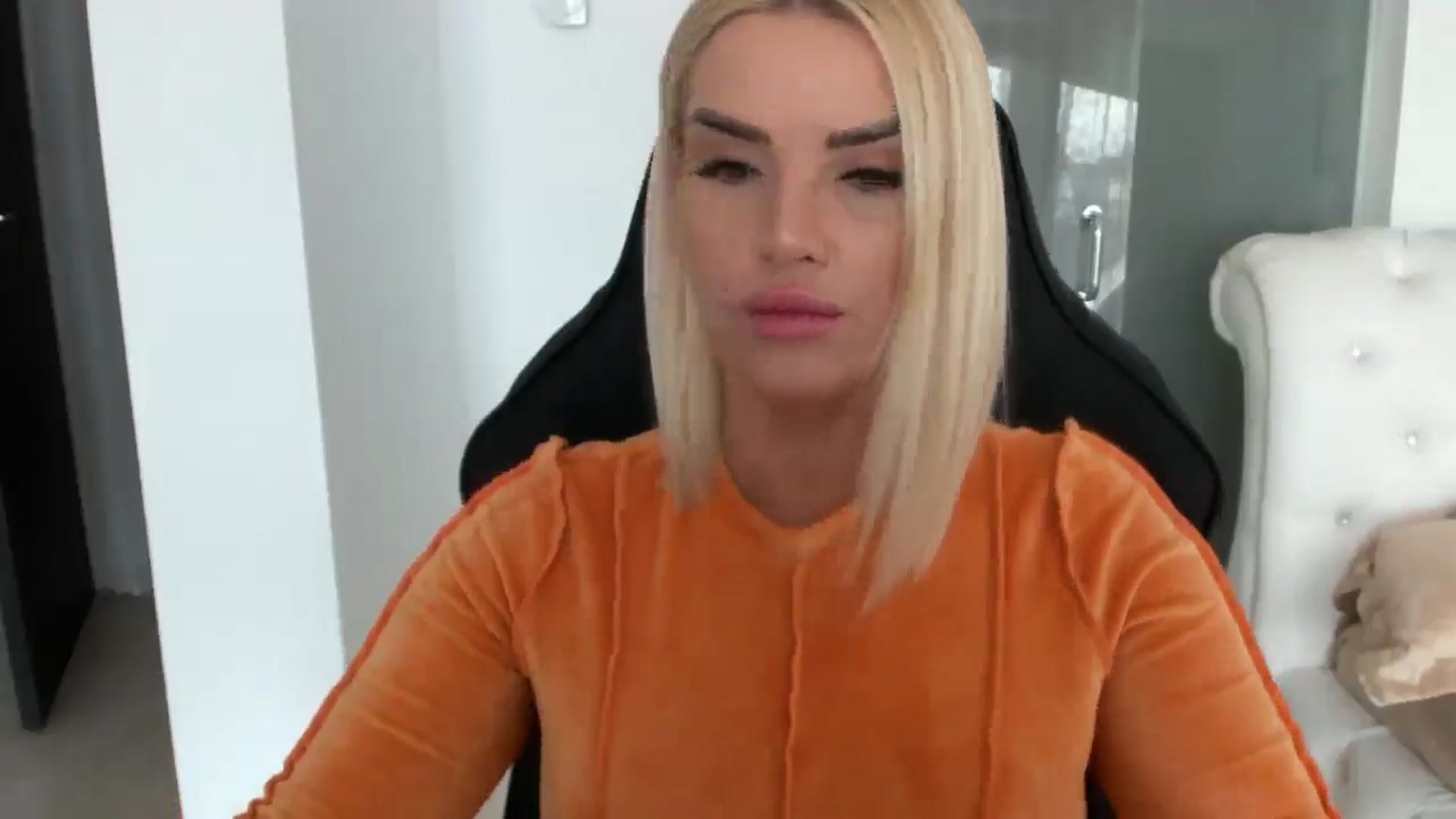 Gallery image thumbnail from Allesia_'s myfreecams stream on, 02/26/2025, 11:07 image 16 of 20