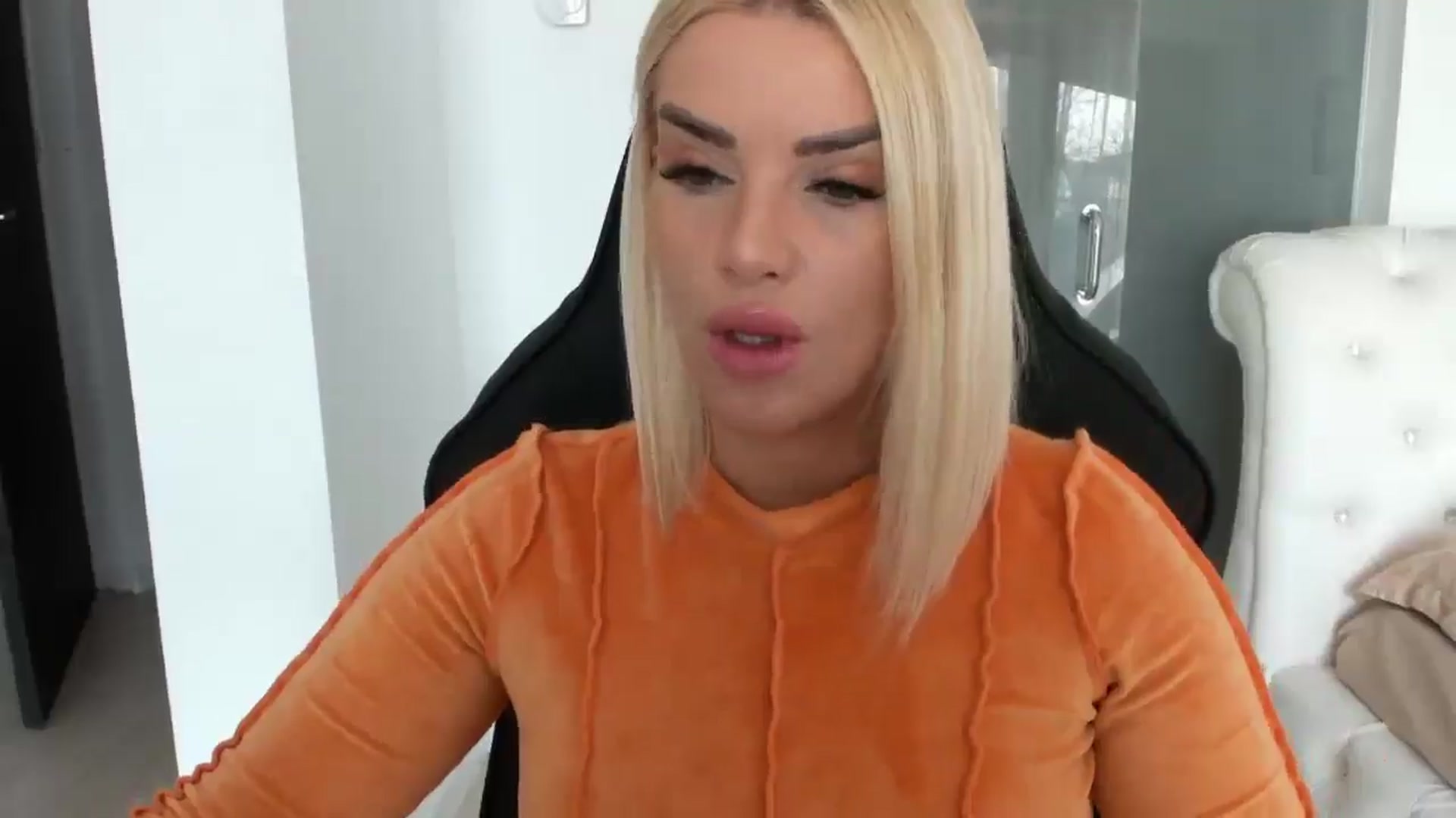 Gallery image thumbnail from Allesia_'s myfreecams stream on, 02/26/2025, 11:07 image 6 of 20