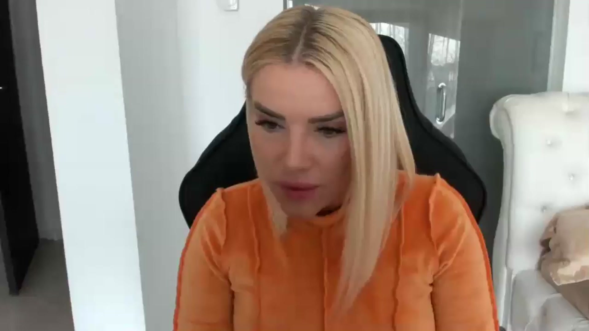 Gallery image thumbnail from Allesia_'s myfreecams stream on, 02/26/2025, 11:07 image 12 of 20