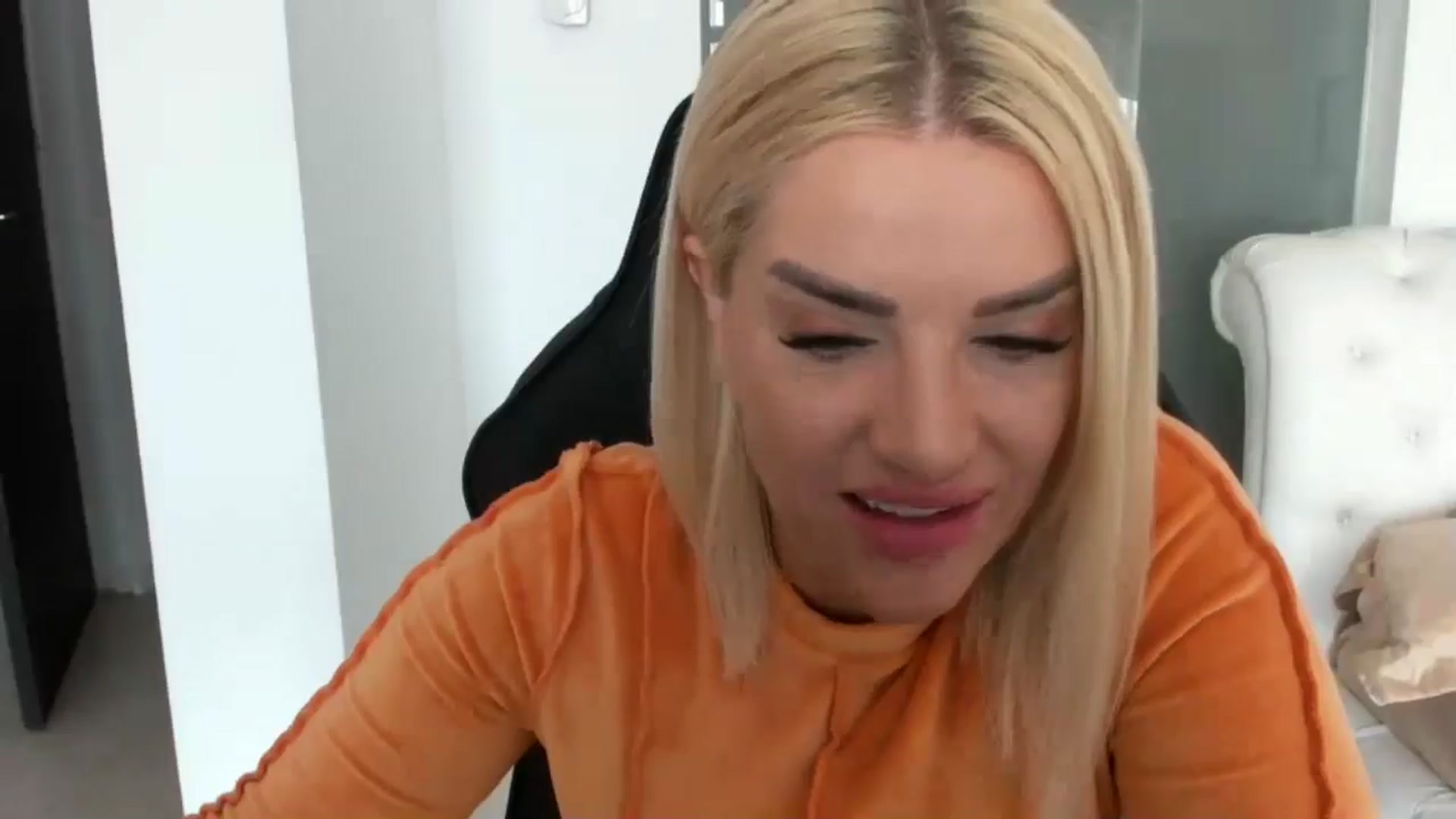 Gallery image thumbnail from Allesia_'s myfreecams stream on, 02/26/2025, 11:07 image 10 of 20