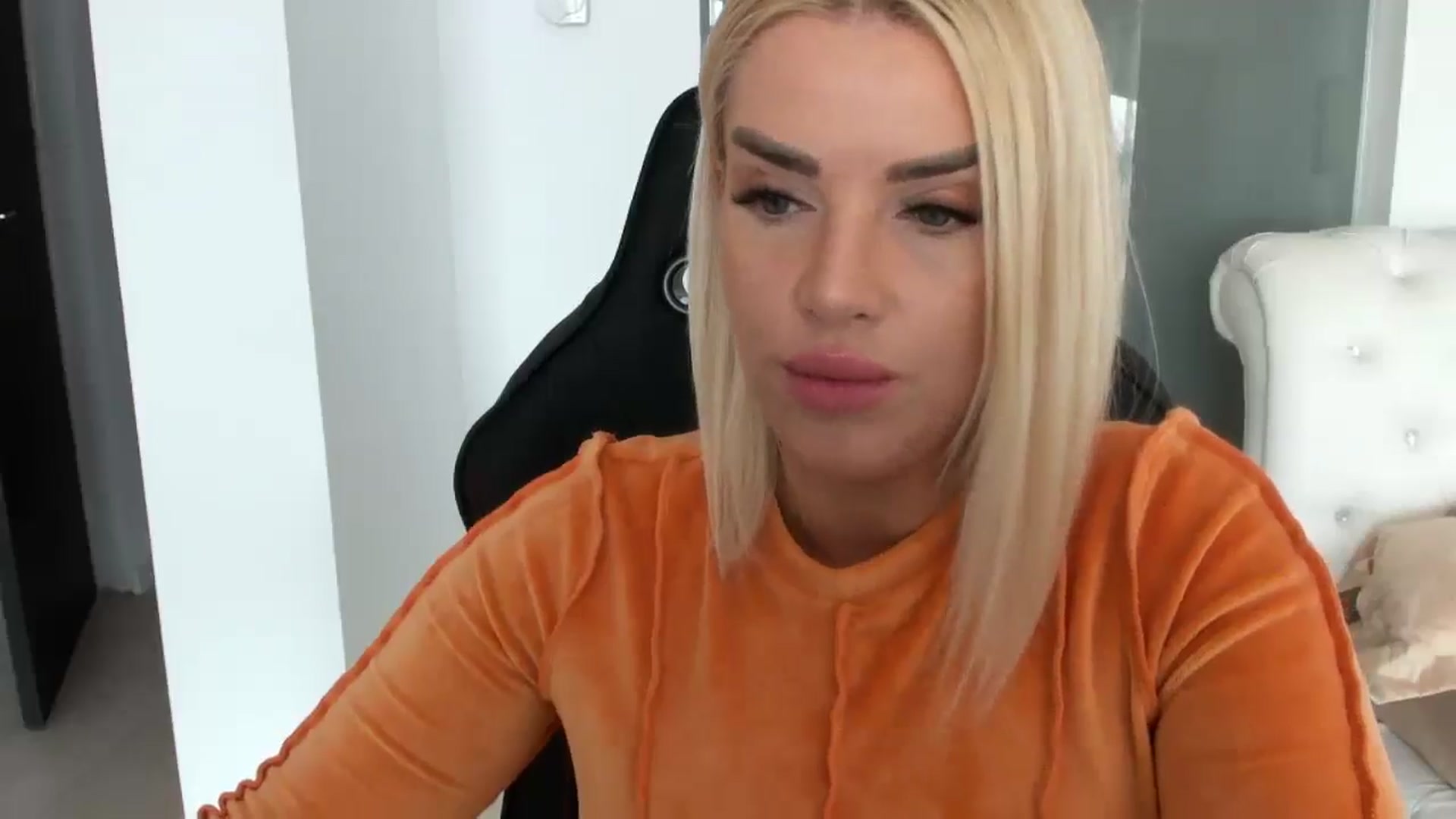 Gallery image thumbnail from Allesia_'s myfreecams stream on, 02/26/2025, 11:07 image 15 of 20