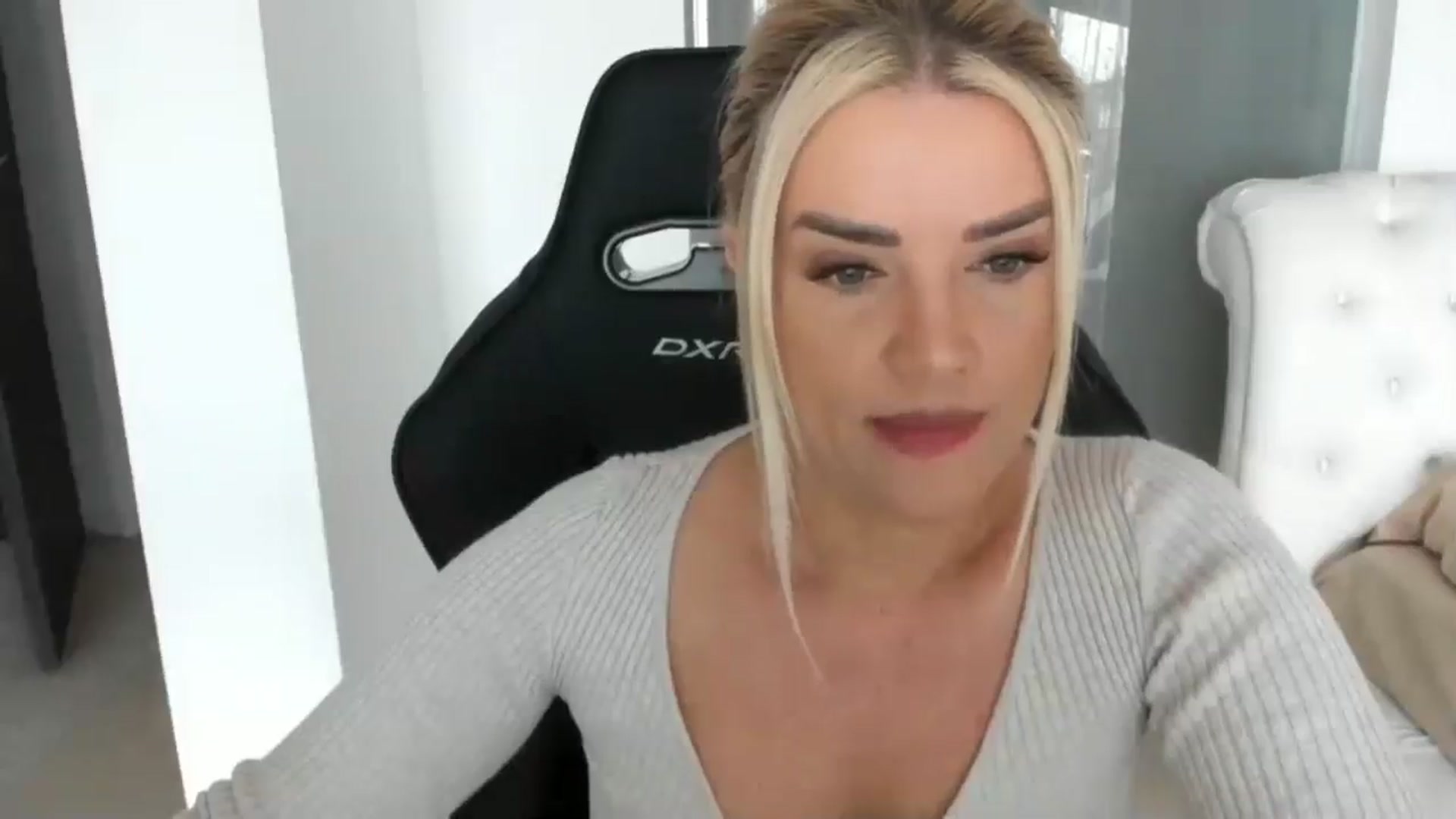 Gallery image thumbnail from Allesia_'s myfreecams stream on, 02/28/2025, 11:04 image 4 of 20
