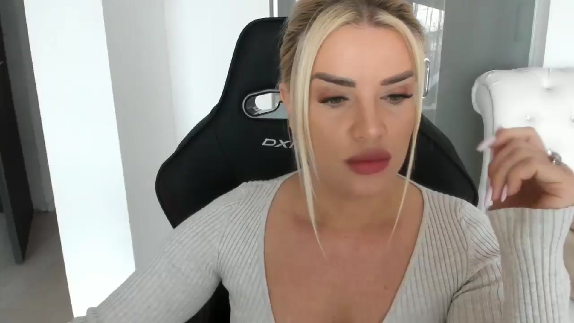 Gallery image thumbnail from Allesia_'s myfreecams stream on, 02/28/2025, 11:04 image 16 of 20