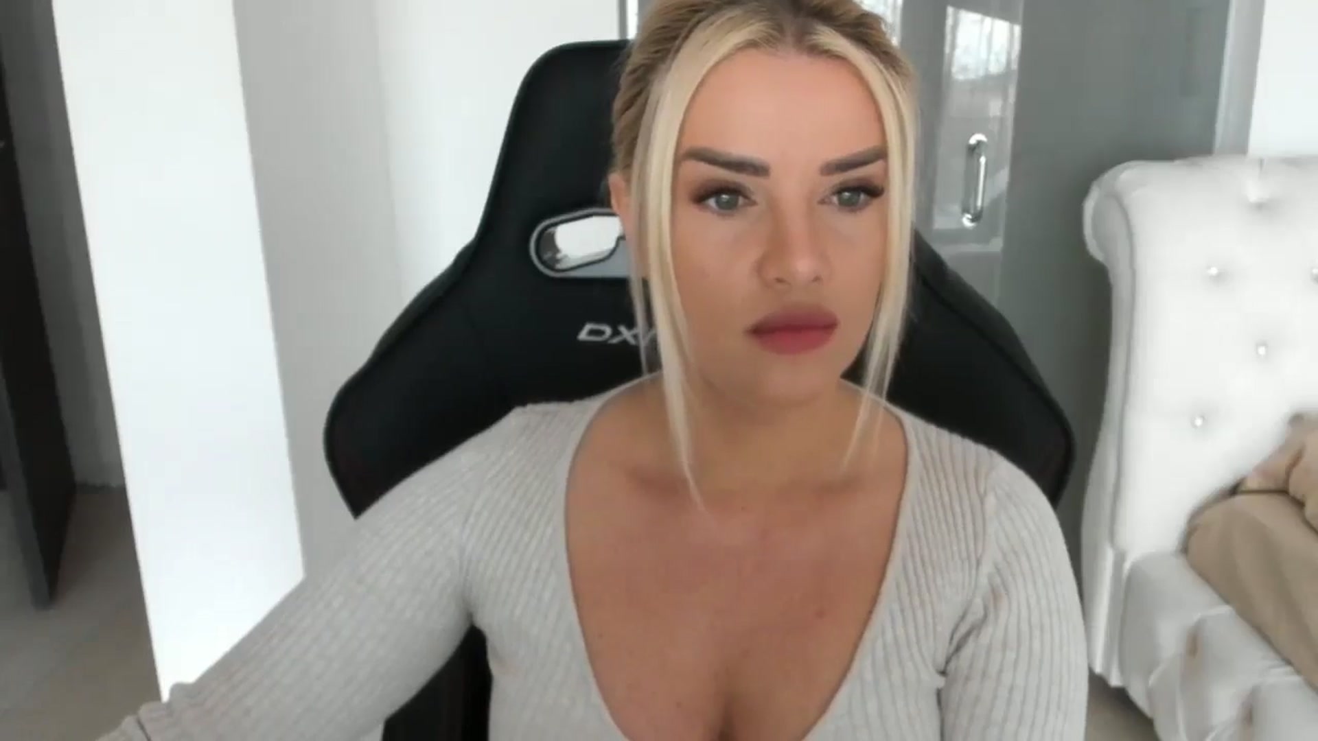 Gallery image thumbnail from Allesia_'s myfreecams stream on, 02/28/2025, 11:04 image 7 of 20