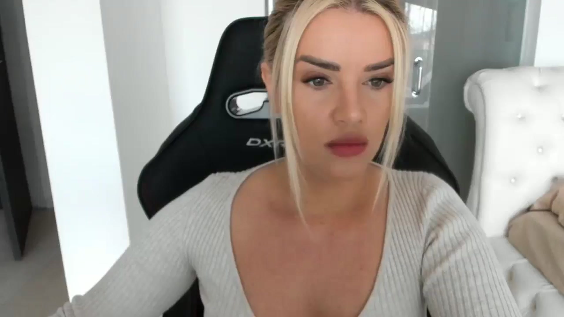 Gallery image thumbnail from Allesia_'s myfreecams stream on, 02/28/2025, 11:04 image 6 of 20