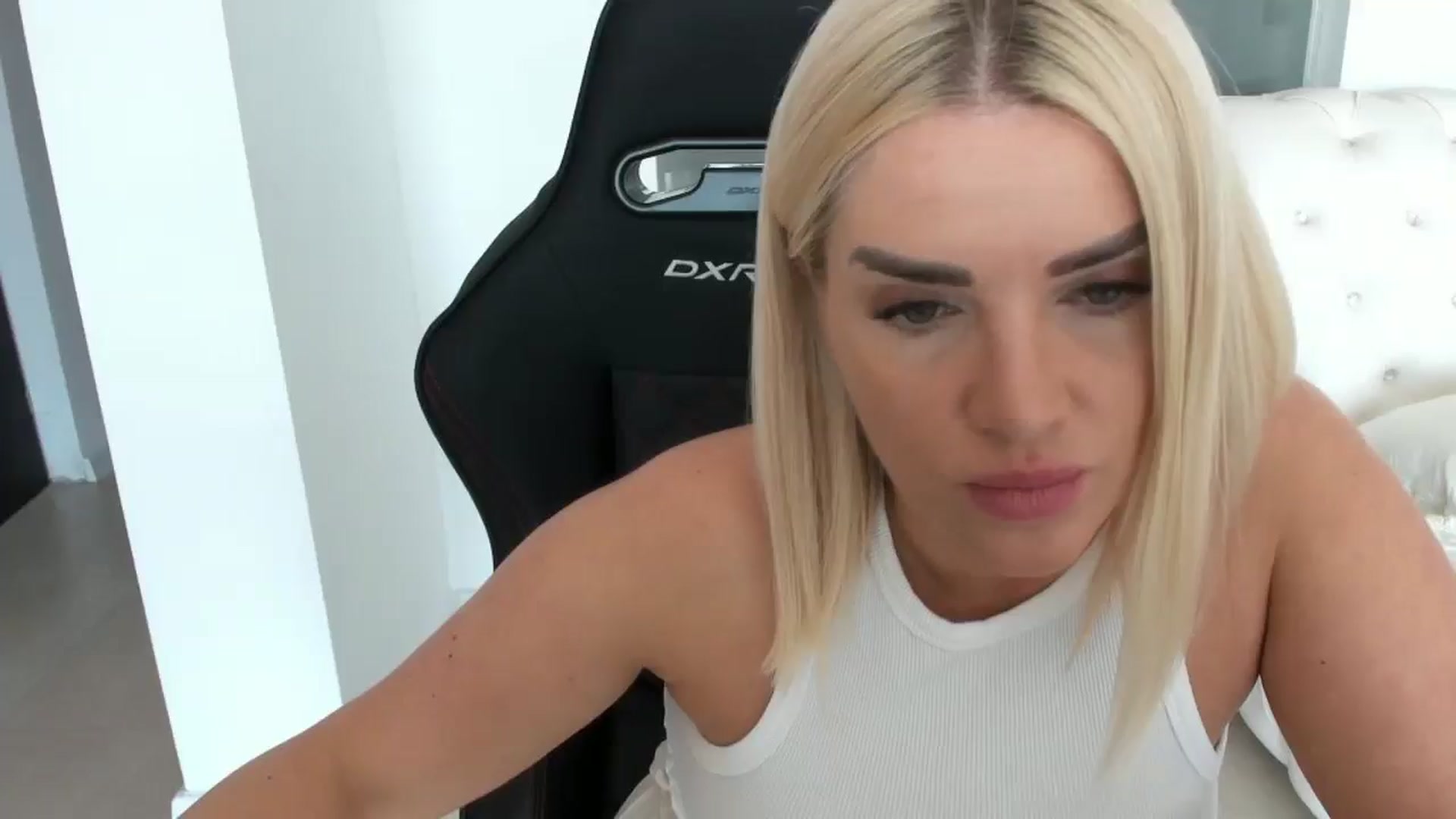 Gallery image thumbnail from Allesia_'s myfreecams stream on, 03/04/2025, 11:53 image 5 of 20