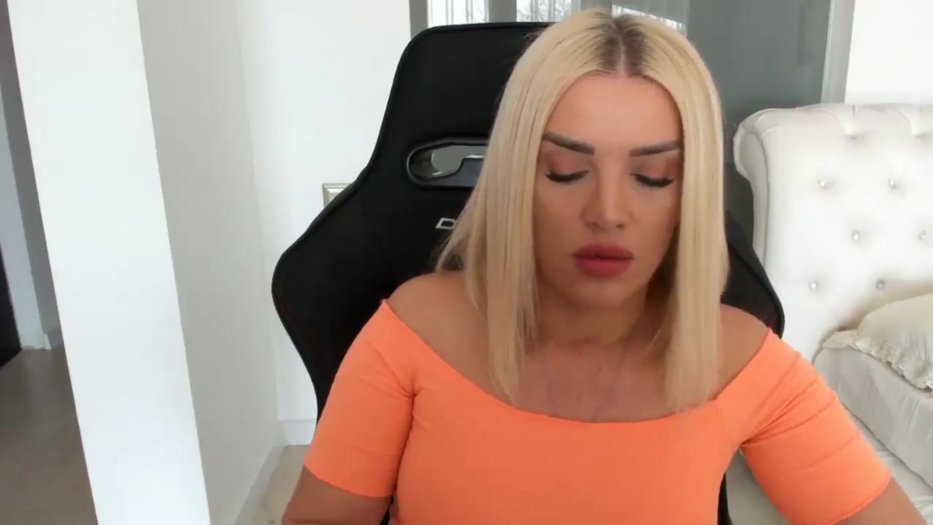 Gallery image thumbnail from Allesia_'s myfreecams stream on, 03/07/2025, 11:15 image 8 of 20