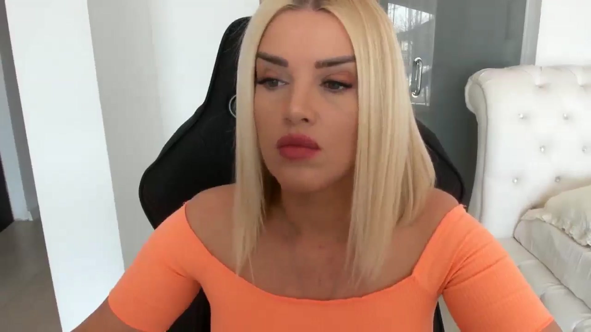 Gallery image thumbnail from Allesia_'s myfreecams stream on, 03/07/2025, 11:15 image 11 of 20