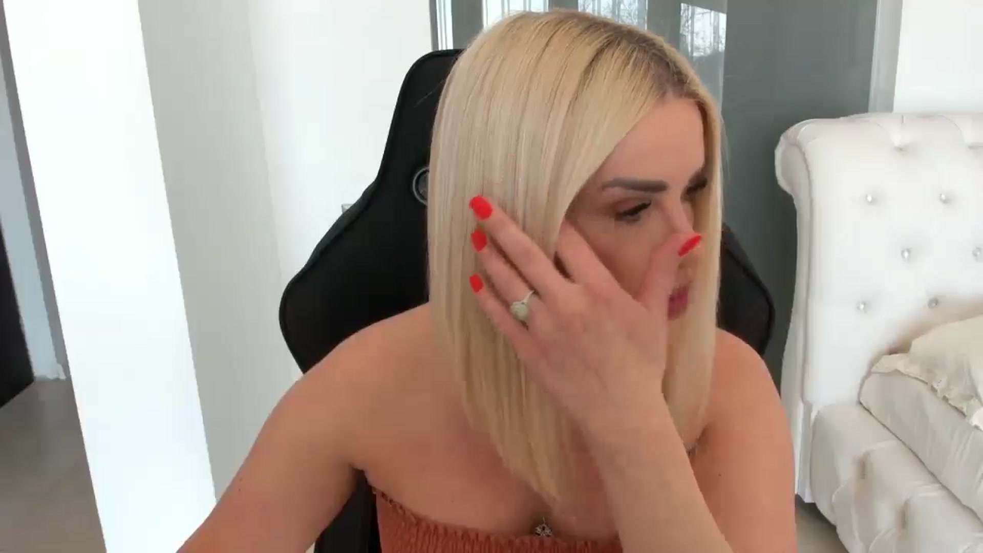 Gallery image thumbnail from Allesia_'s myfreecams stream on, 03/08/2025, 09:28 image 3 of 20