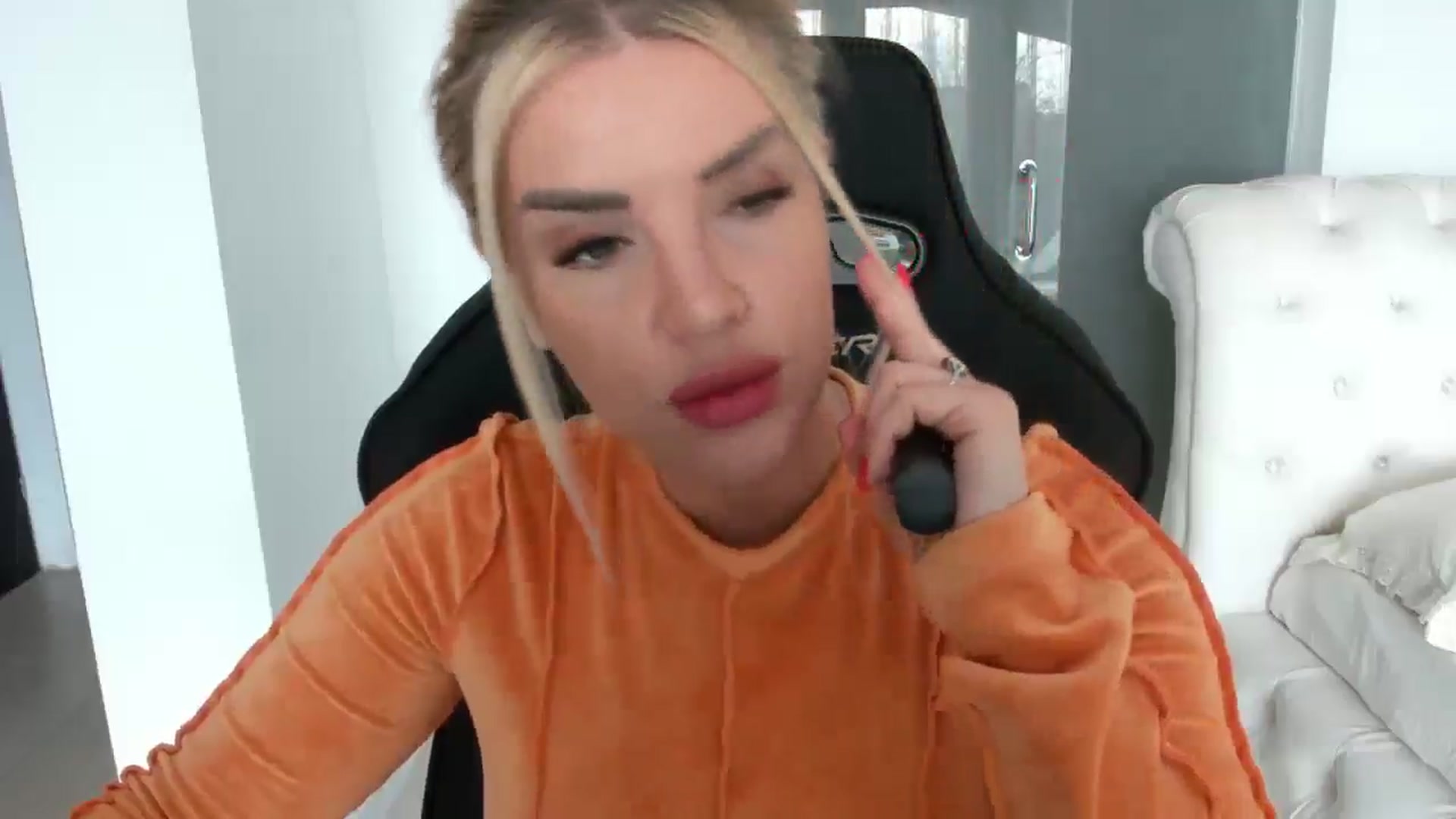Gallery image thumbnail from Allesia_'s myfreecams stream on, 03/14/2025, 09:30 image 6 of 20