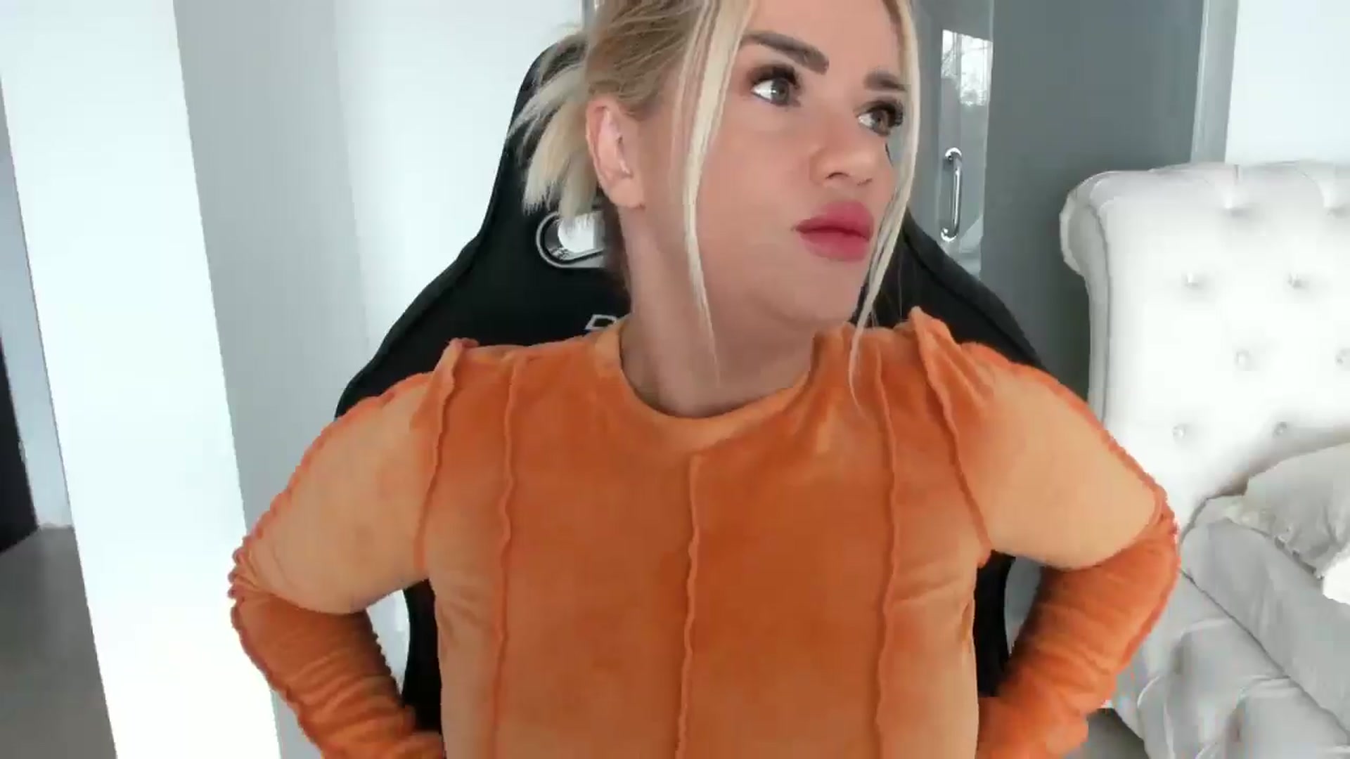 Gallery image thumbnail from Allesia_'s myfreecams stream on, 03/14/2025, 09:30 image 3 of 20