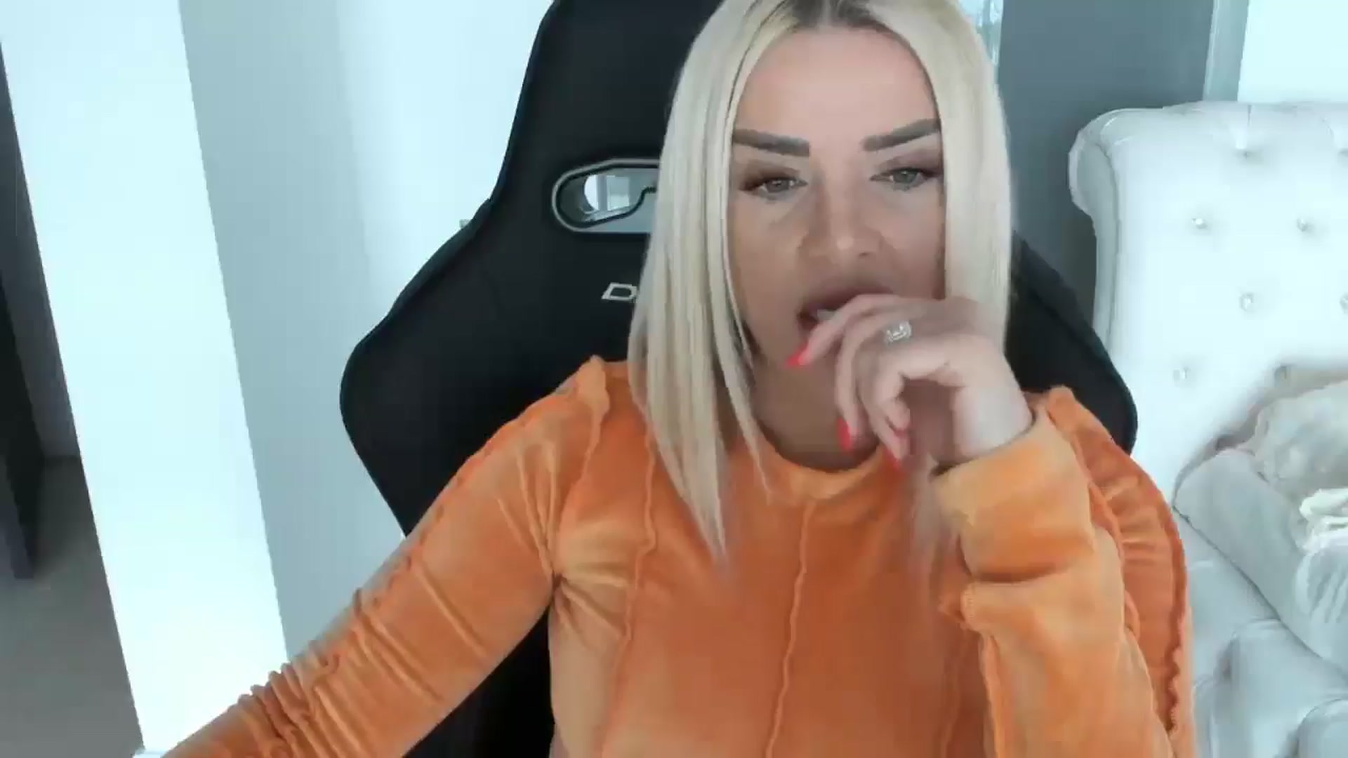 Gallery image thumbnail from Allesia_'s myfreecams stream on, 03/17/2025, 12:00 image 2 of 20