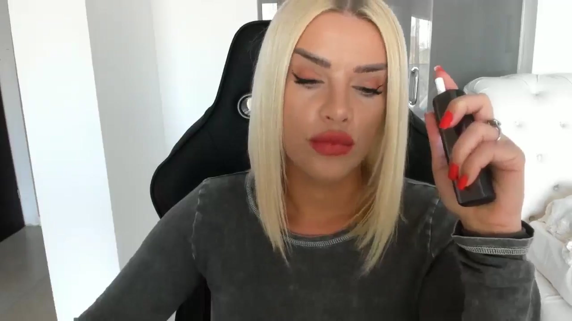 Gallery image thumbnail from Allesia_'s myfreecams stream on, 03/20/2025, 12:28 image 19 of 20