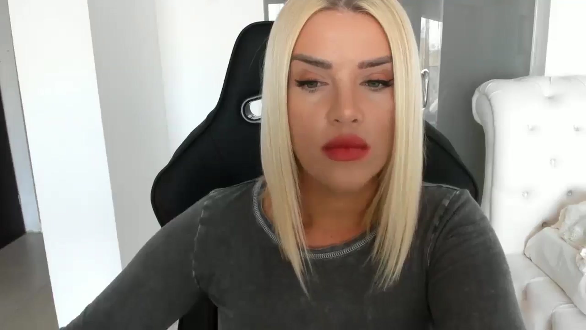 Gallery image thumbnail from Allesia_'s myfreecams stream on, 03/20/2025, 12:28 image 4 of 20
