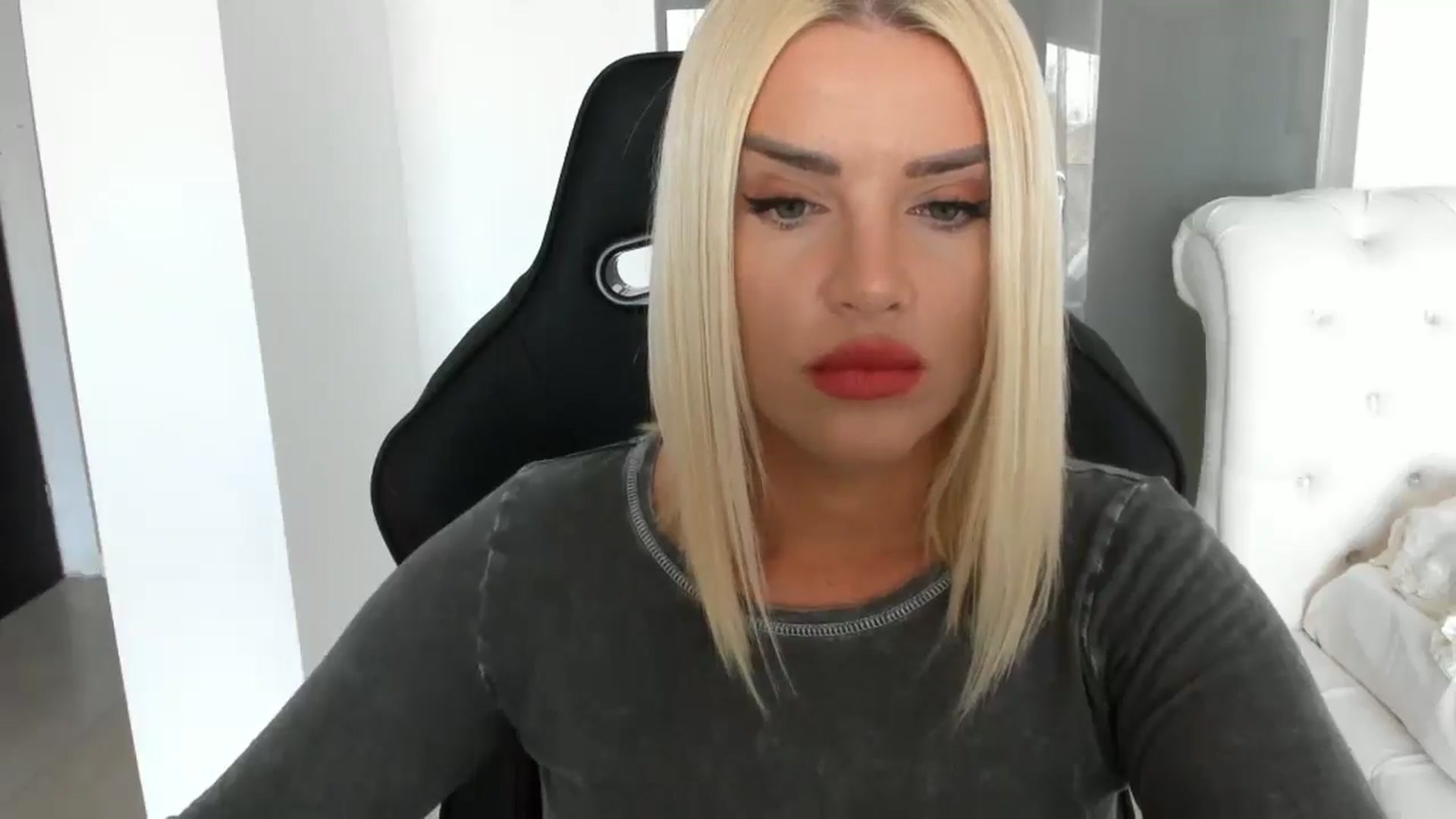 Gallery image thumbnail from Allesia_'s myfreecams stream on, 03/20/2025, 12:28 image 2 of 20