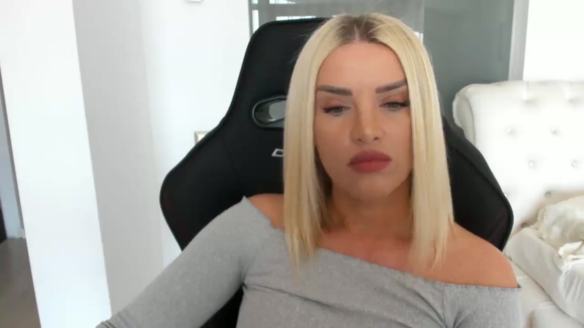 Gallery image thumbnail from Allesia_'s myfreecams stream on, 03/21/2025, 11:35 image 5 of 20