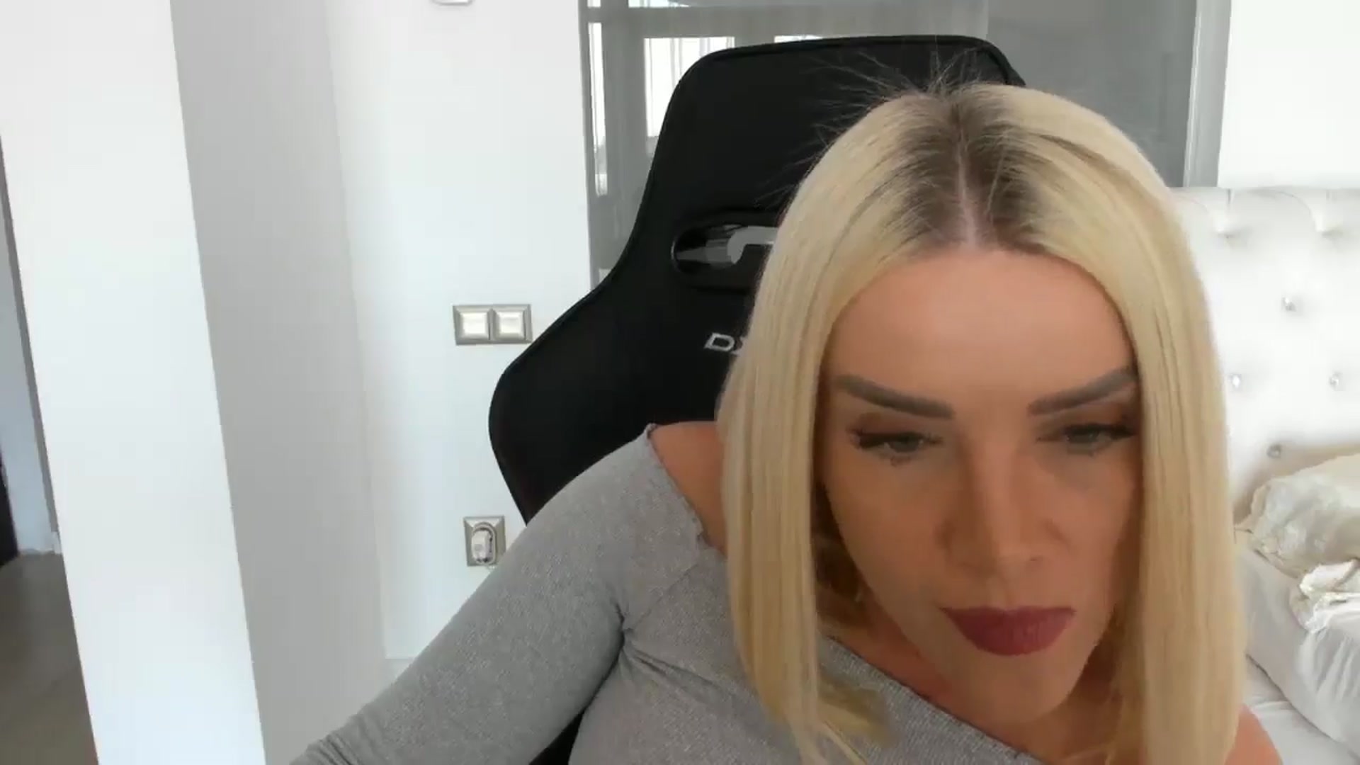 Gallery image thumbnail from Allesia_'s myfreecams stream on, 03/21/2025, 11:59 image 12 of 20