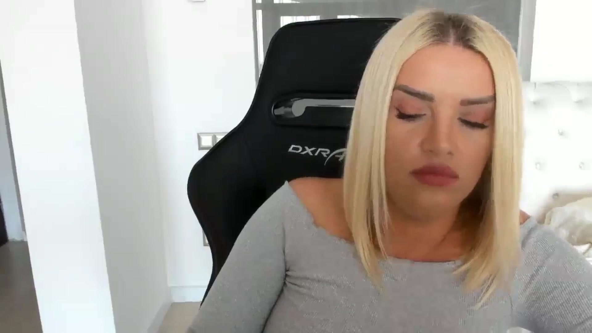 Gallery image thumbnail from Allesia_'s myfreecams stream on, 03/21/2025, 11:59 image 13 of 20