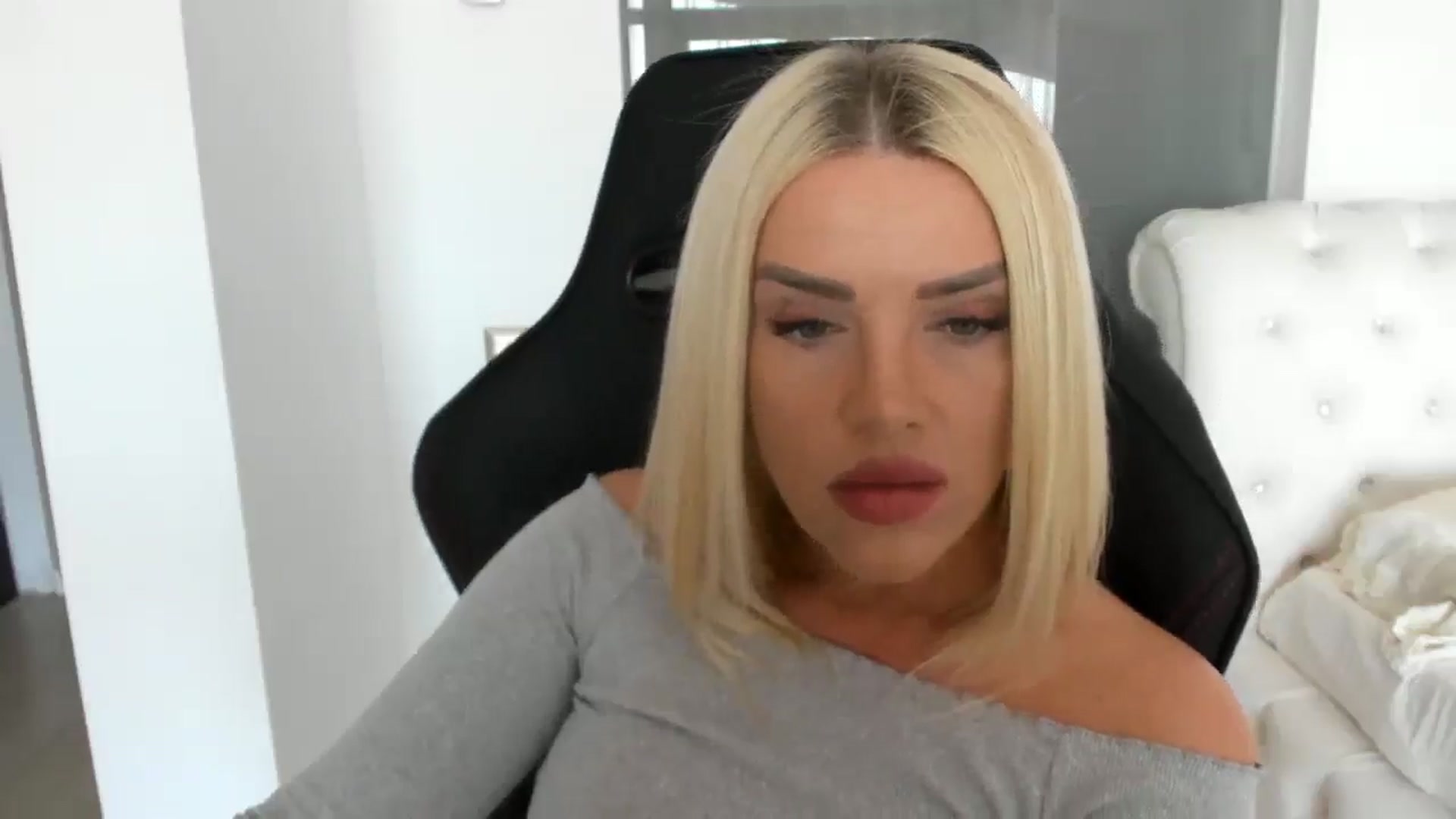 Gallery image thumbnail from Allesia_'s myfreecams stream on, 03/21/2025, 11:59 image 5 of 20