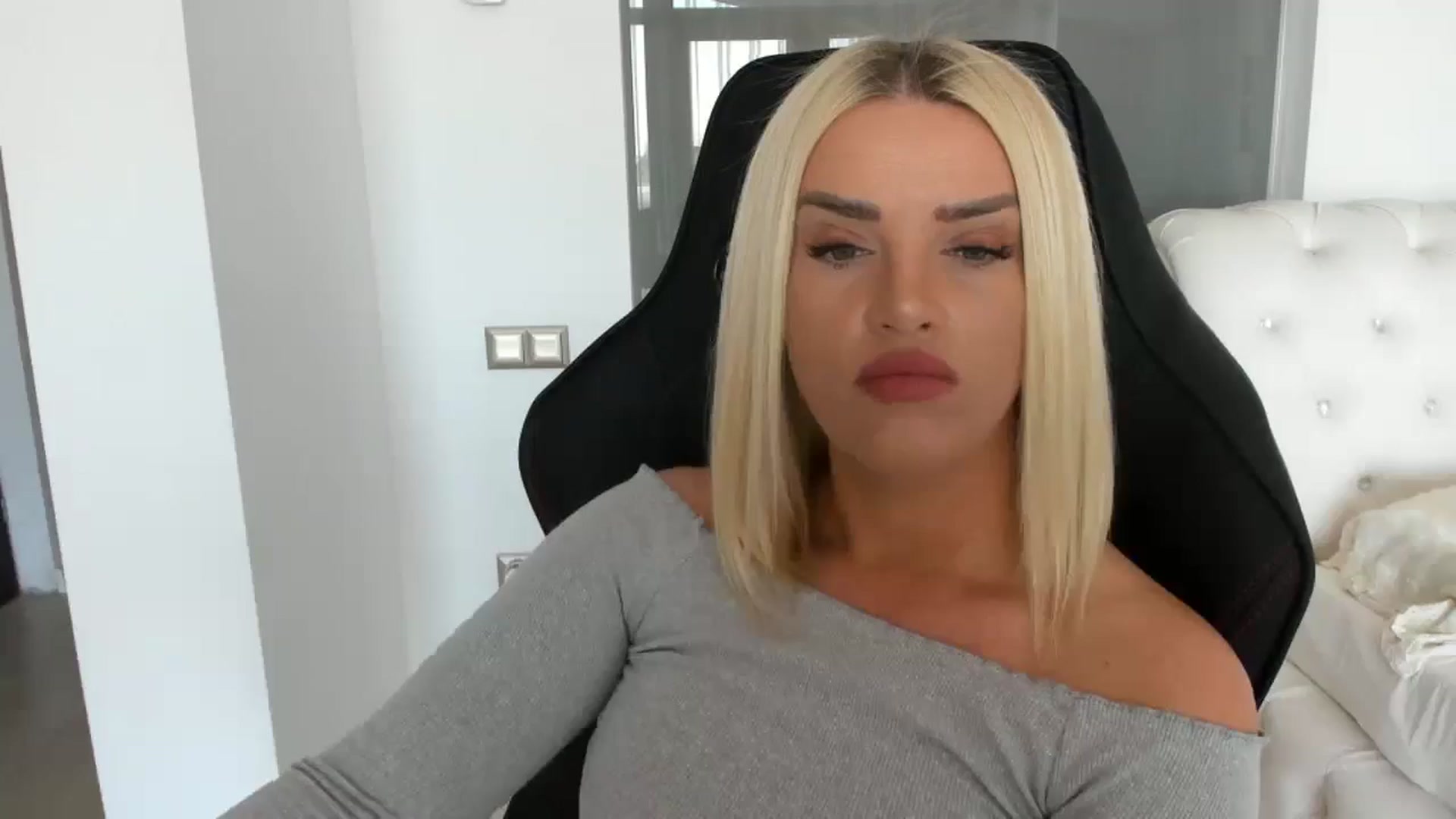 Gallery image thumbnail from Allesia_'s myfreecams stream on, 03/21/2025, 11:59 image 8 of 20