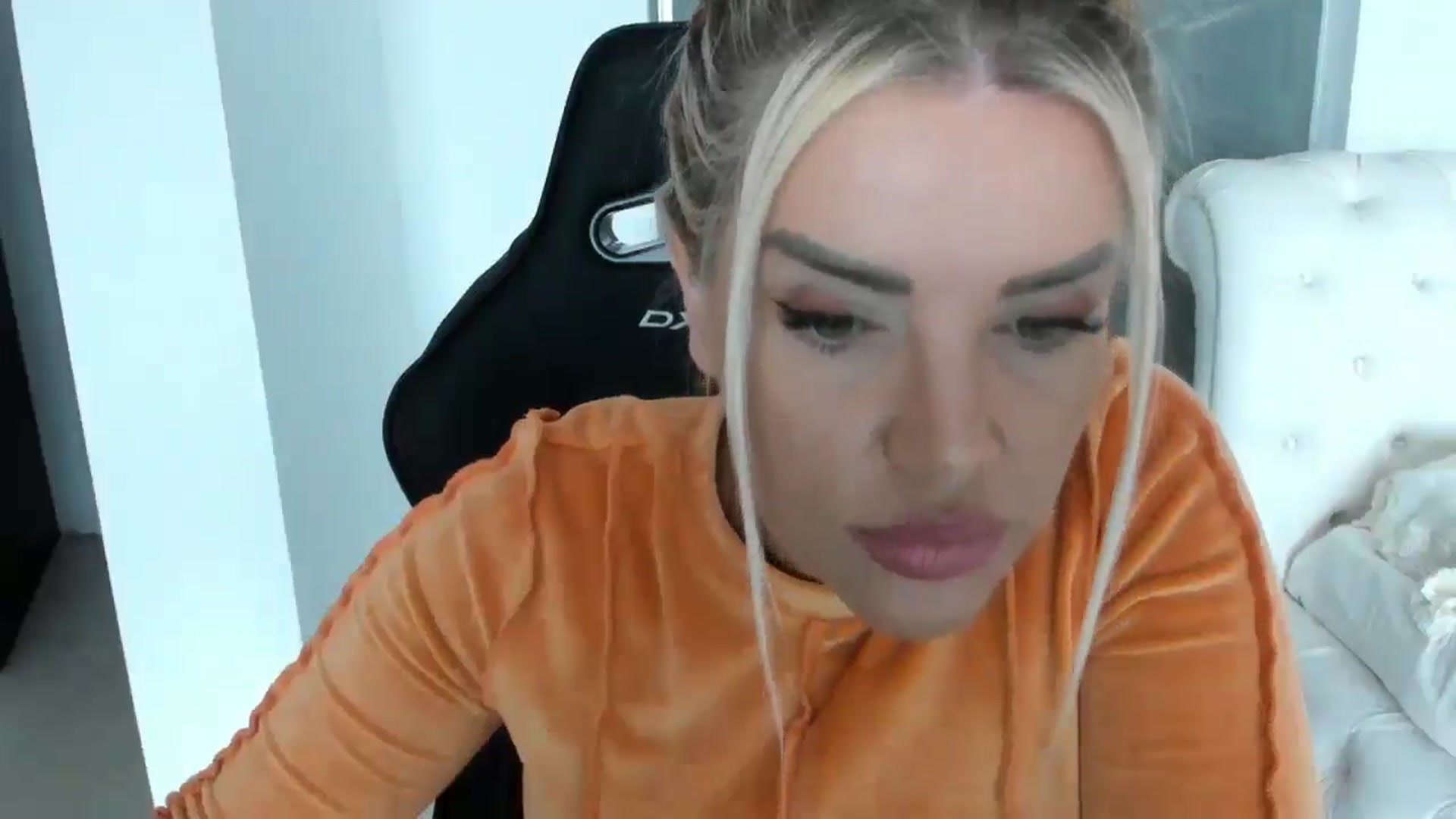 Gallery image thumbnail from Allesia_'s myfreecams stream on, 03/23/2025, 11:59 image 14 of 20