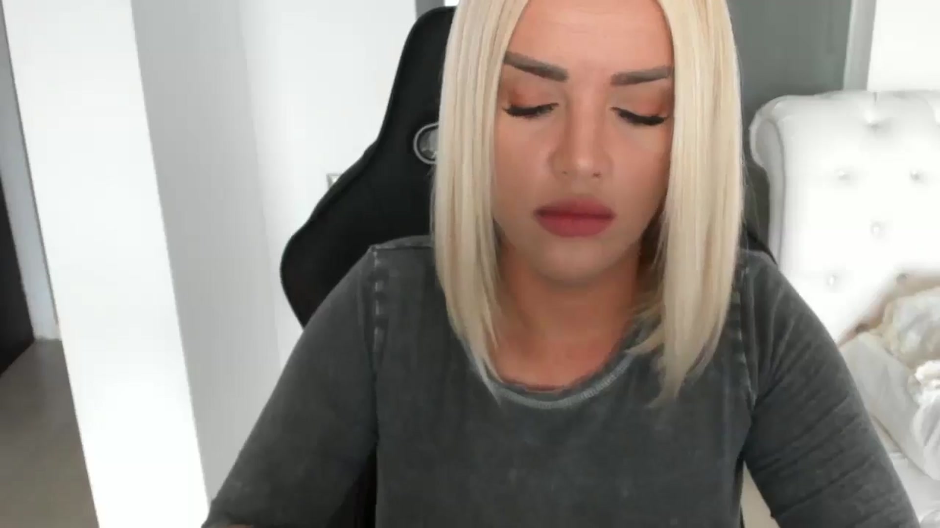 Gallery image thumbnail from Allesia_'s myfreecams stream on, 03/28/2025, 10:30 image 11 of 20