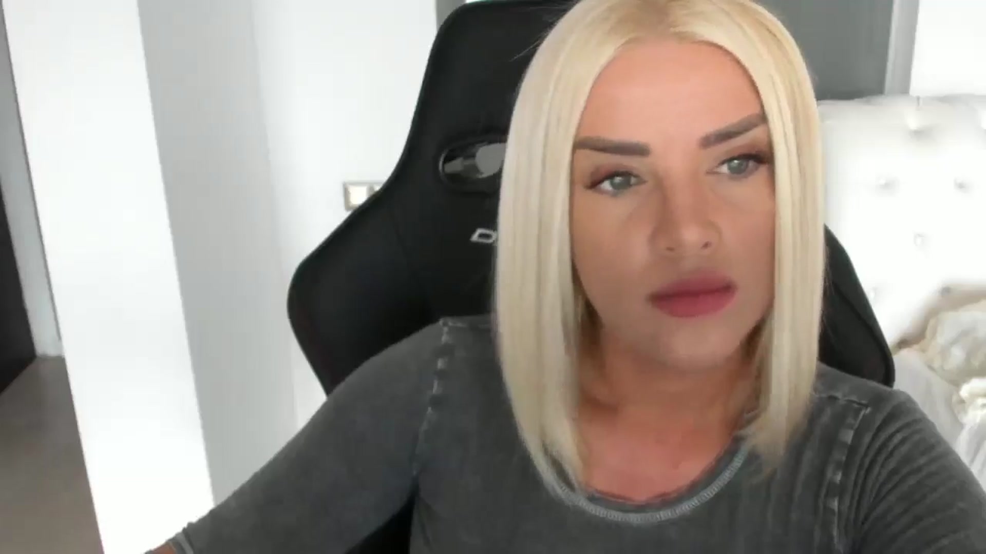 Gallery image thumbnail from Allesia_'s myfreecams stream on, 03/28/2025, 10:30 image 5 of 20
