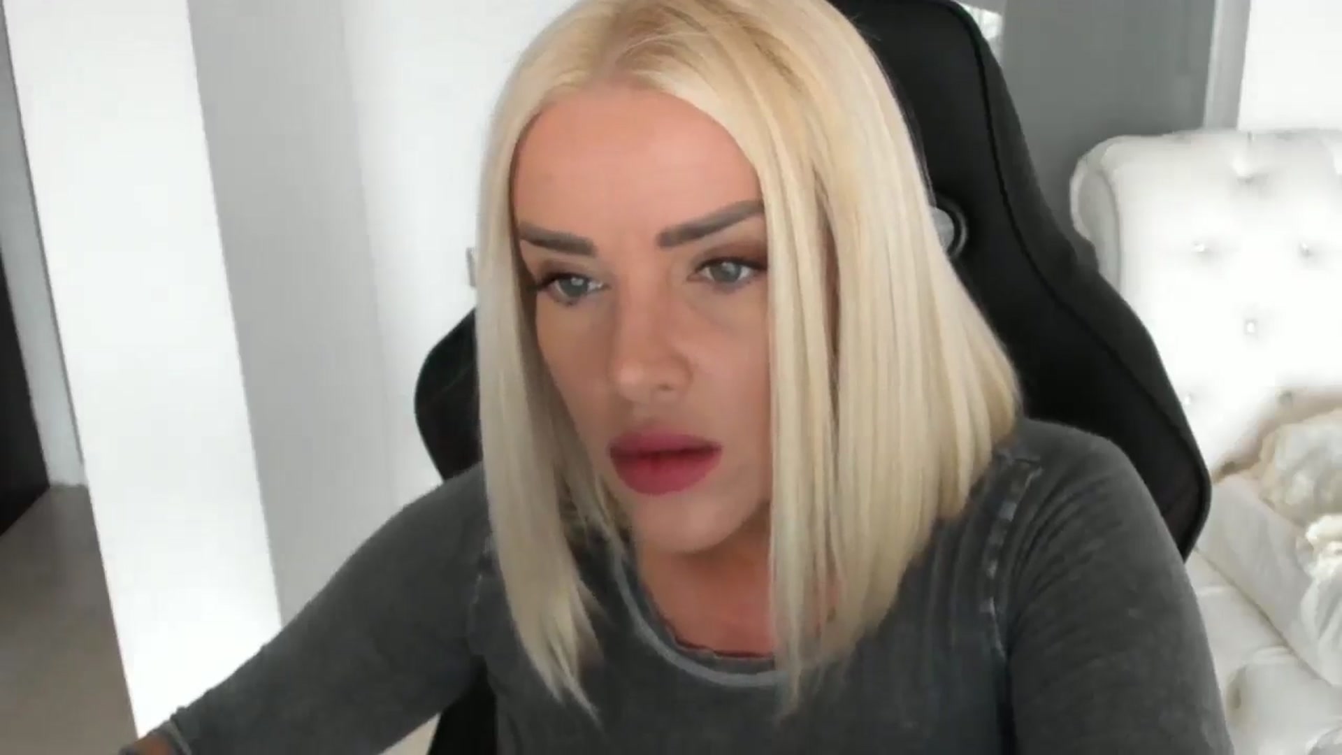 Gallery image thumbnail from Allesia_'s myfreecams stream on, 03/28/2025, 10:30 image 3 of 20