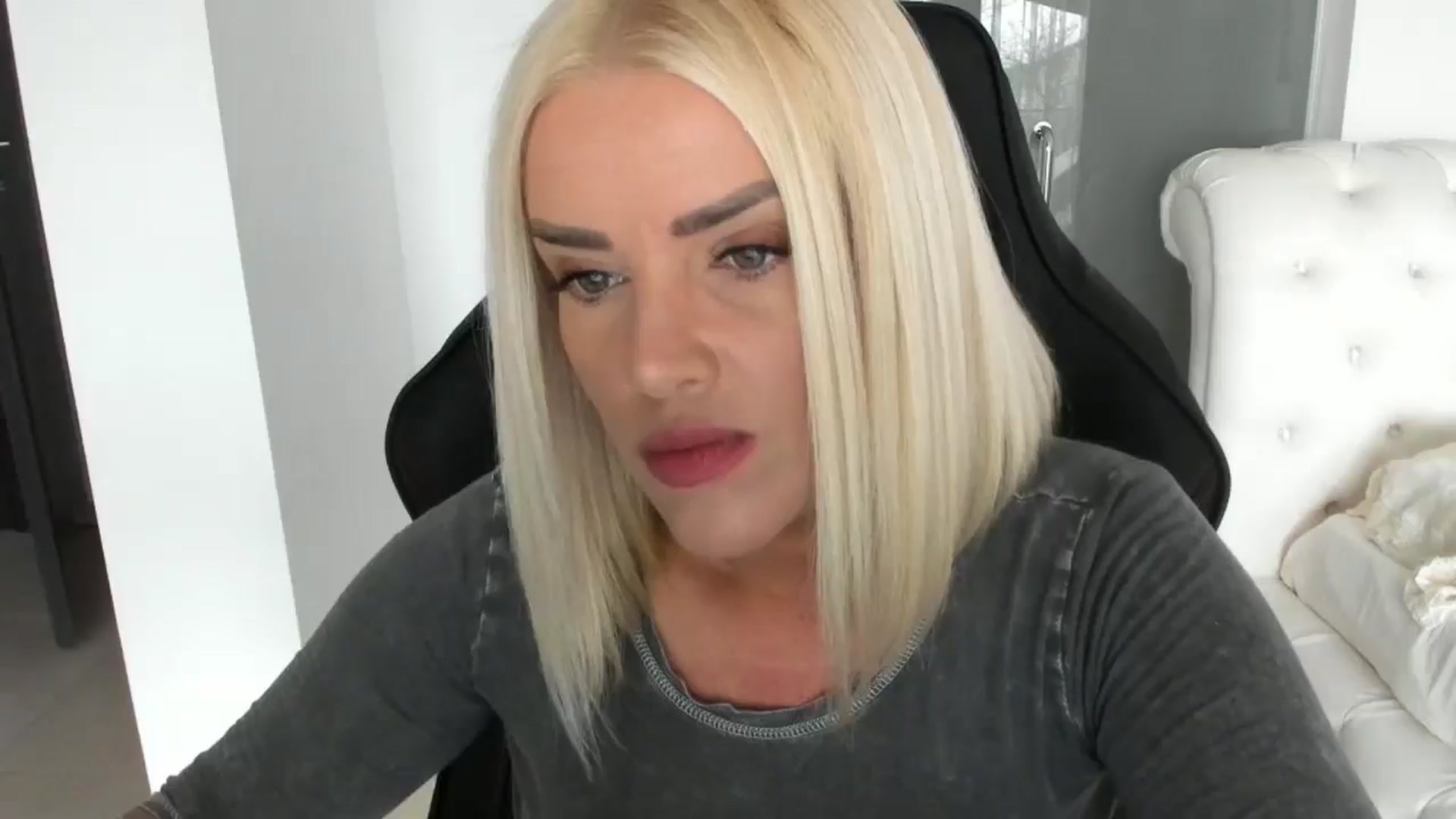 Gallery image thumbnail from Allesia_'s myfreecams stream on, 03/28/2025, 10:30 image 1 of 20