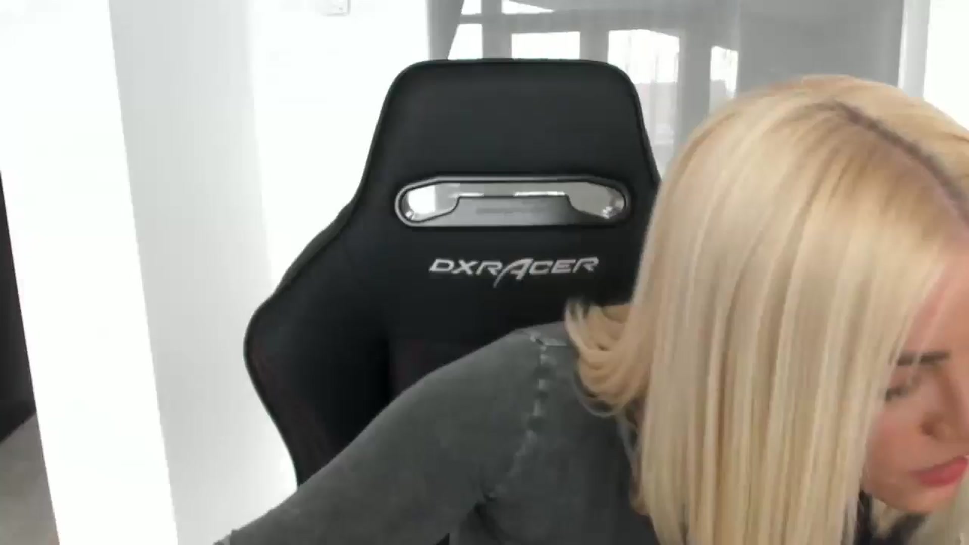 Gallery image thumbnail from Allesia_'s myfreecams stream on, 04/14/2025, 10:49 image 4 of 20