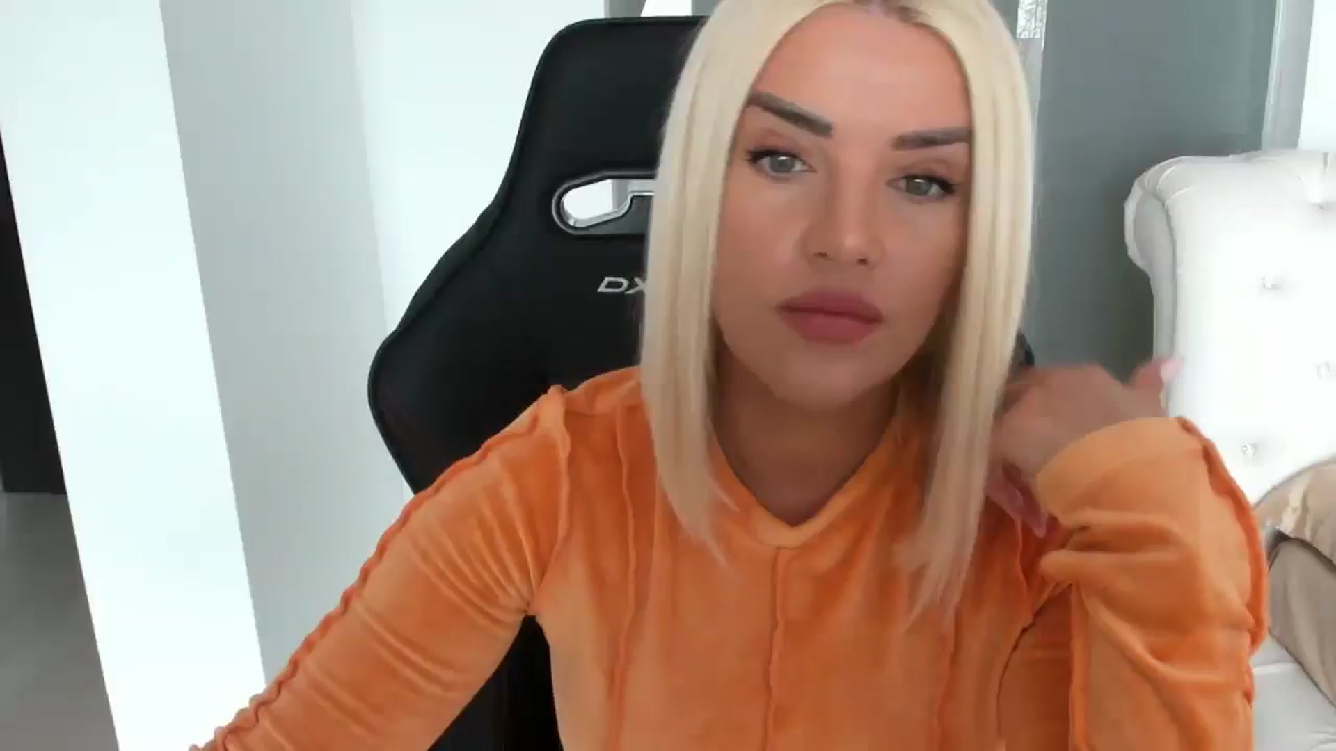 Gallery image thumbnail from Allesia_'s myfreecams stream on, 04/18/2025, 10:54 image 13 of 20