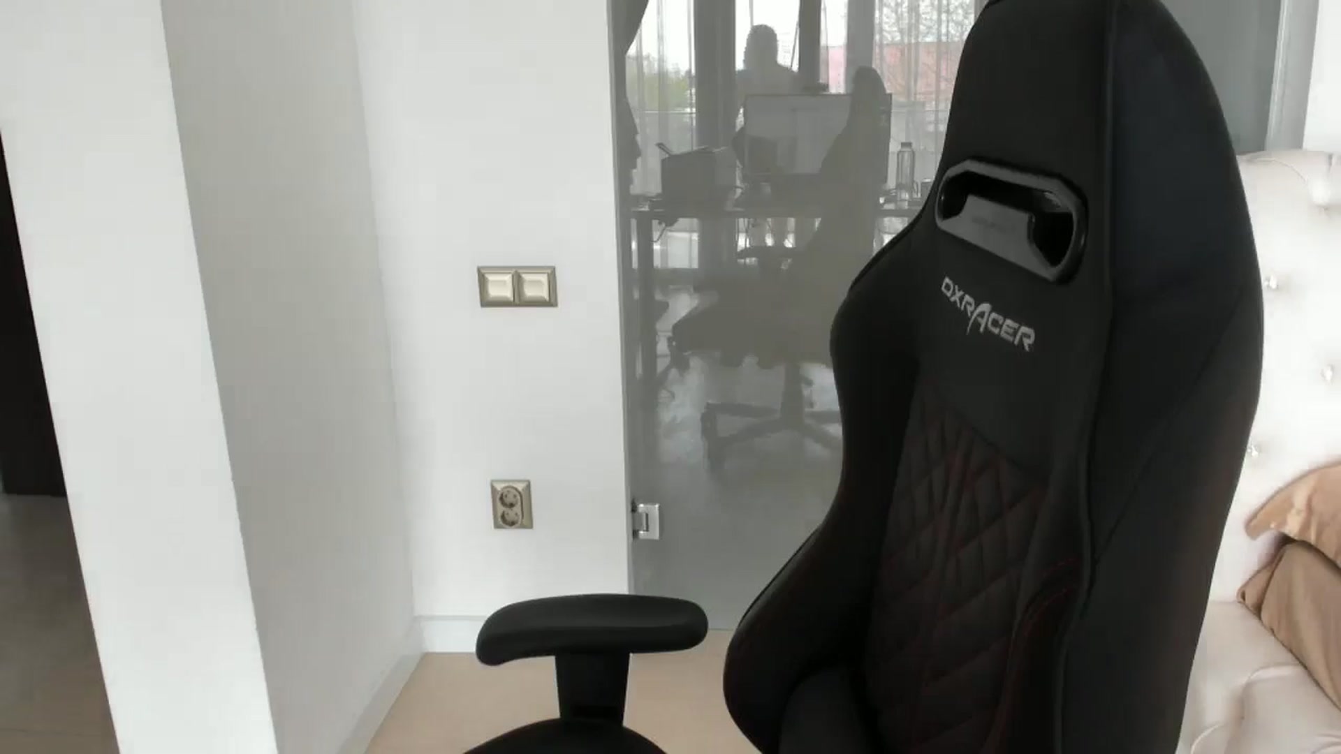 Gallery image thumbnail from Allesia_'s myfreecams stream on, 04/18/2025, 10:54 image 17 of 20