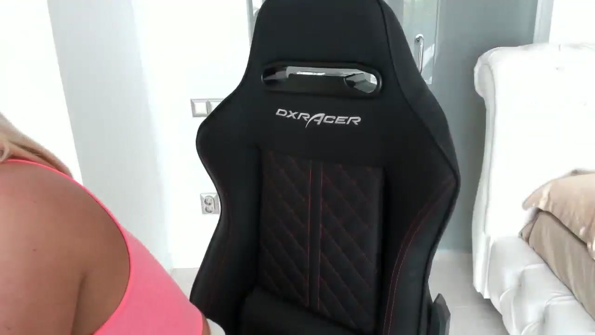 Gallery image thumbnail from Allesia_'s myfreecams stream on, 04/23/2025, 09:27 image 18 of 20
