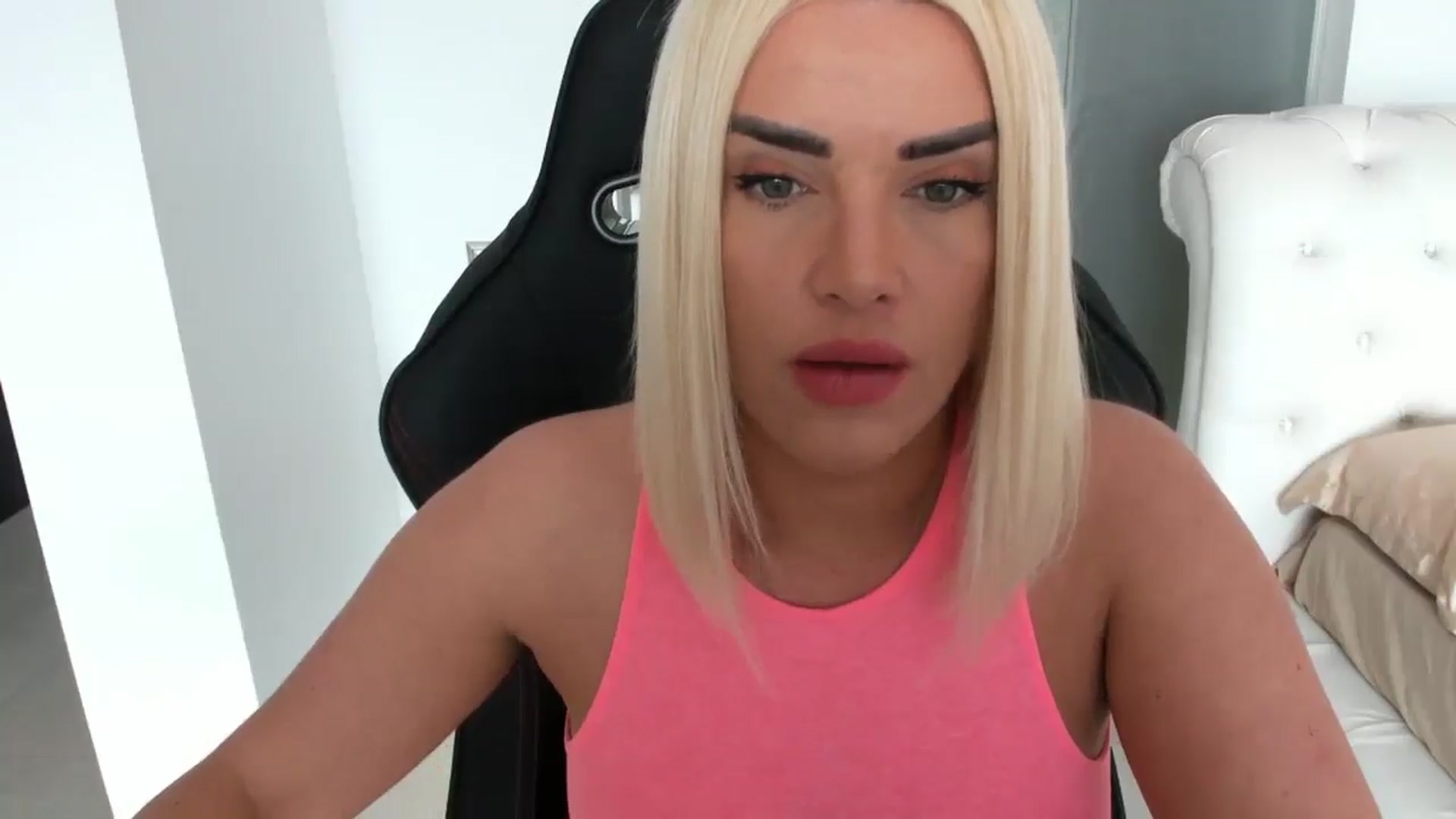 Gallery image thumbnail from Allesia_'s myfreecams stream on, 04/23/2025, 09:27 image 13 of 20