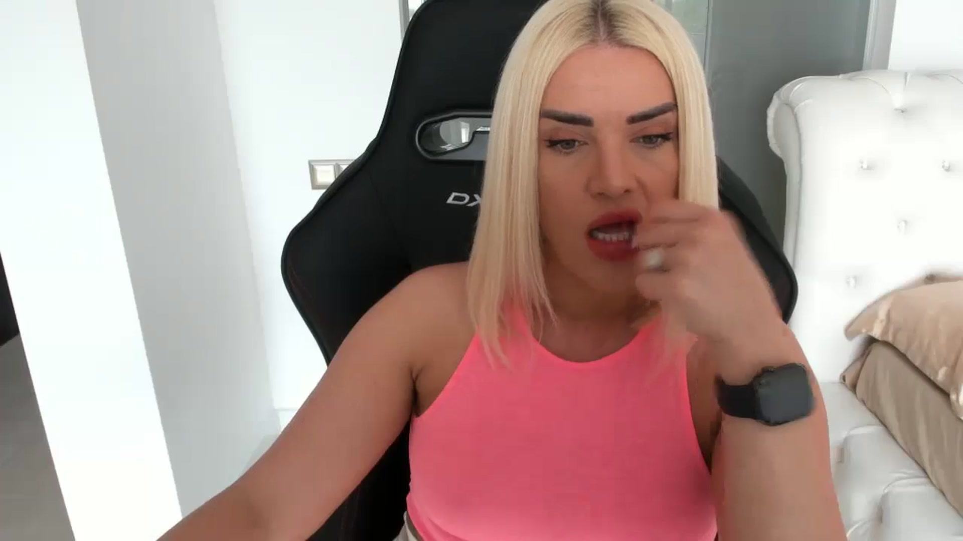 Gallery image thumbnail from Allesia_'s myfreecams stream on, 04/23/2025, 09:27 image 7 of 20