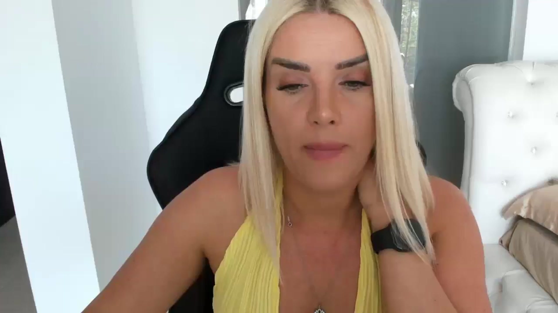 Gallery image thumbnail from Allesia_'s myfreecams stream on, 04/30/2025, 10:57 image 20 of 20