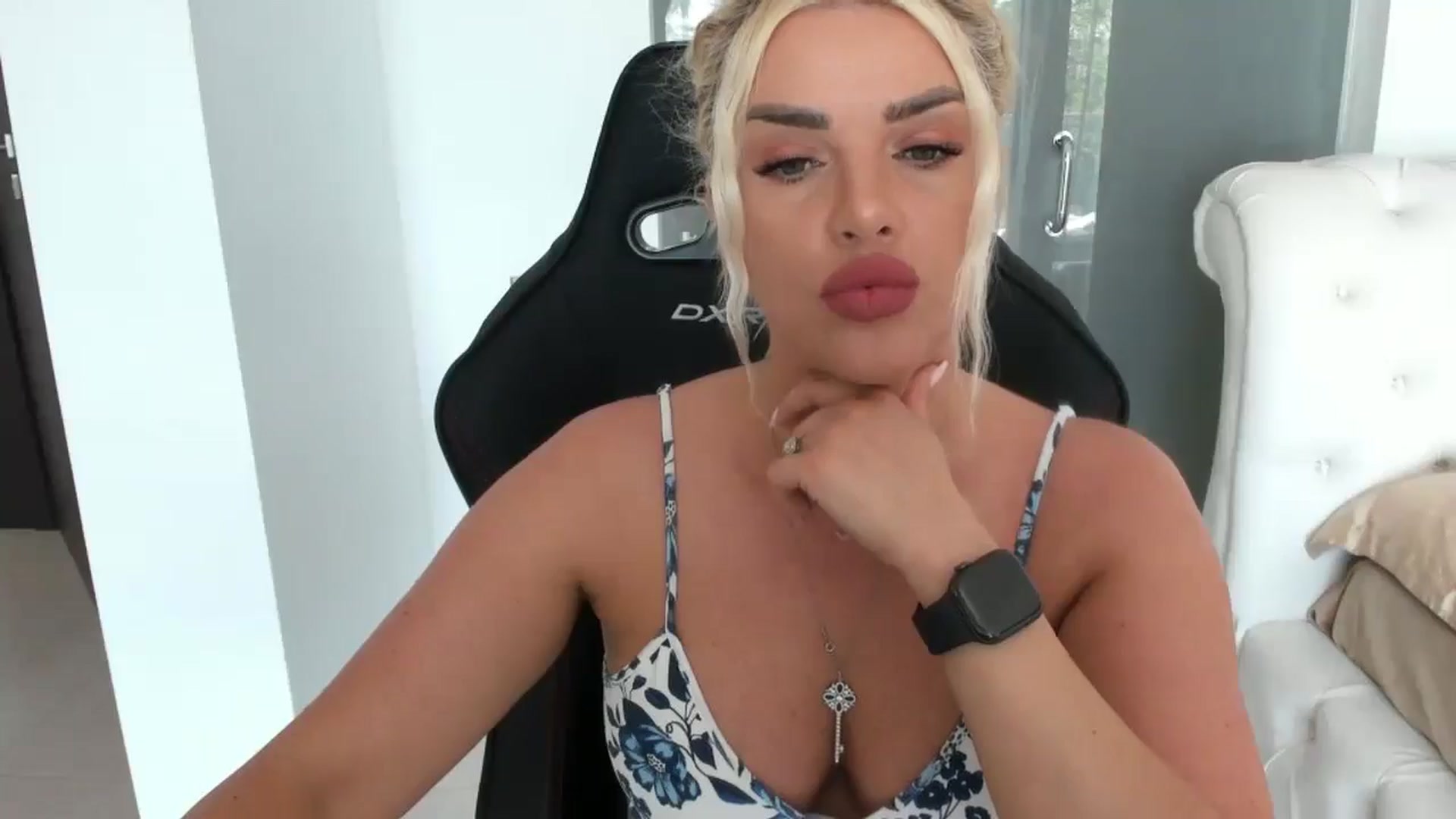 Gallery image thumbnail from Allesia_'s myfreecams stream on, 05/04/2025, 09:36 image 18 of 20