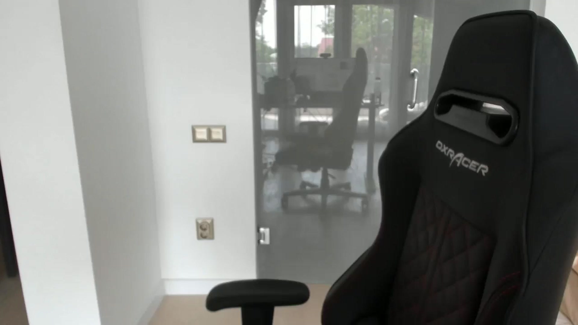 Gallery image thumbnail from Allesia_'s myfreecams stream on, 05/06/2025, 10:23 image 18 of 20