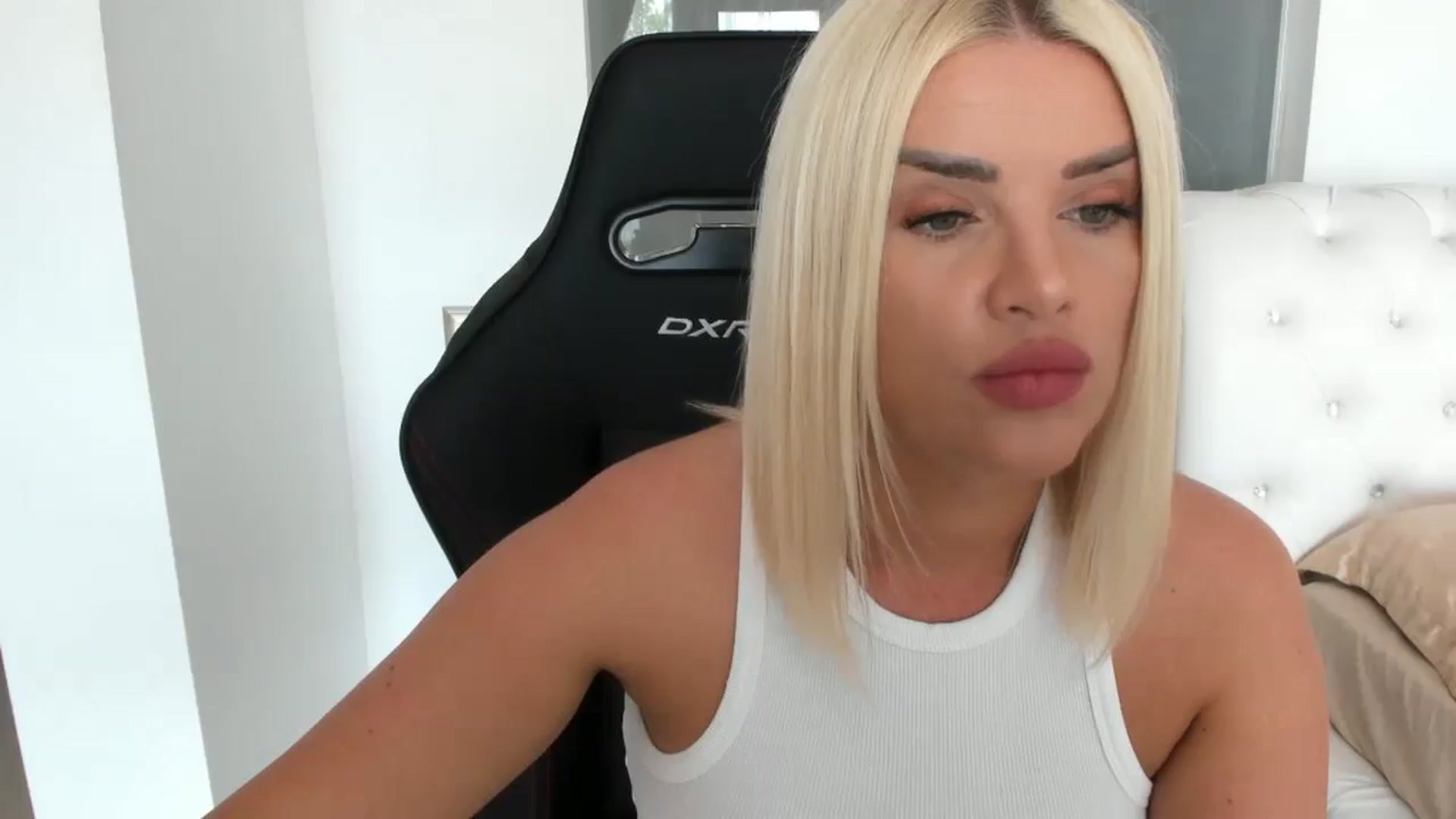 Gallery image thumbnail from Allesia_'s myfreecams stream on, 05/07/2025, 10:25 image 2 of 20