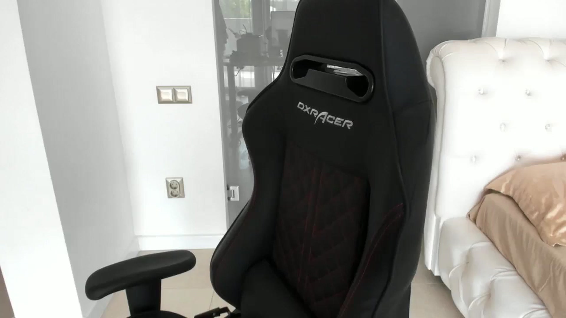 Gallery image thumbnail from Allesia_'s myfreecams stream on, 05/09/2025, 10:10 image 15 of 20