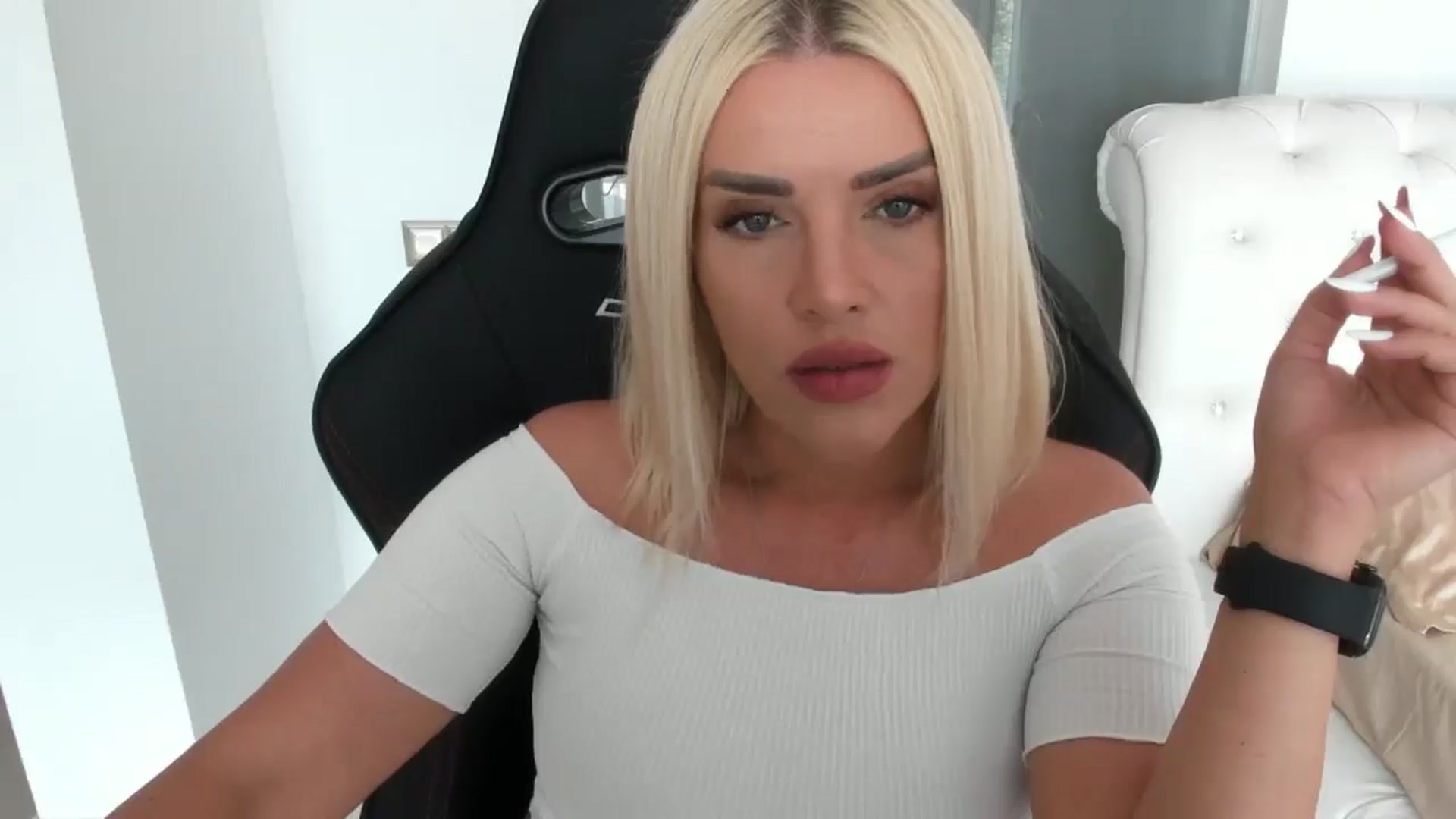 Gallery image thumbnail from Allesia_'s myfreecams stream on, 05/09/2025, 10:10 image 14 of 20