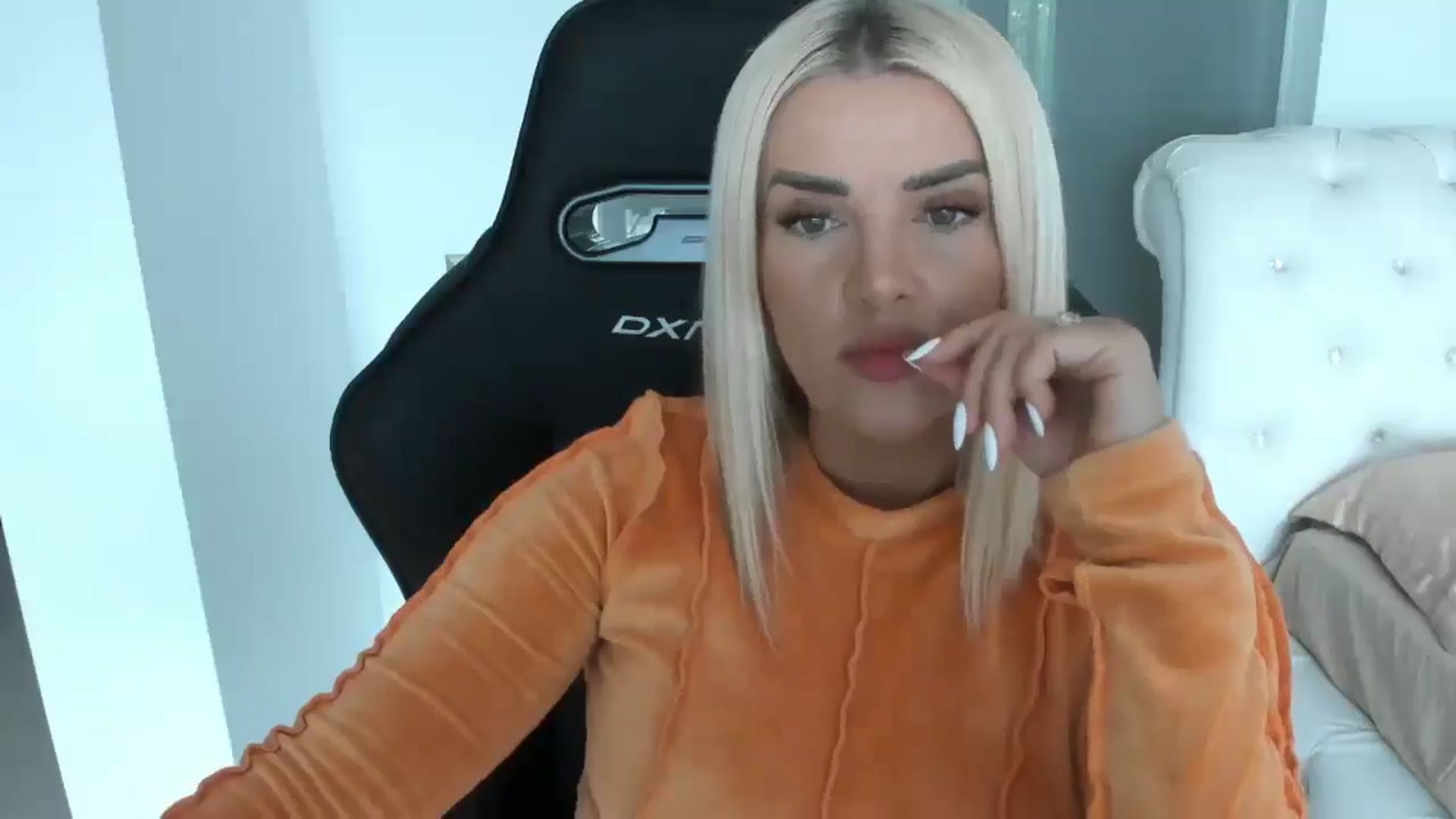 Gallery image thumbnail from Allesia_'s myfreecams stream on, 05/10/2025, 10:57 image 8 of 20