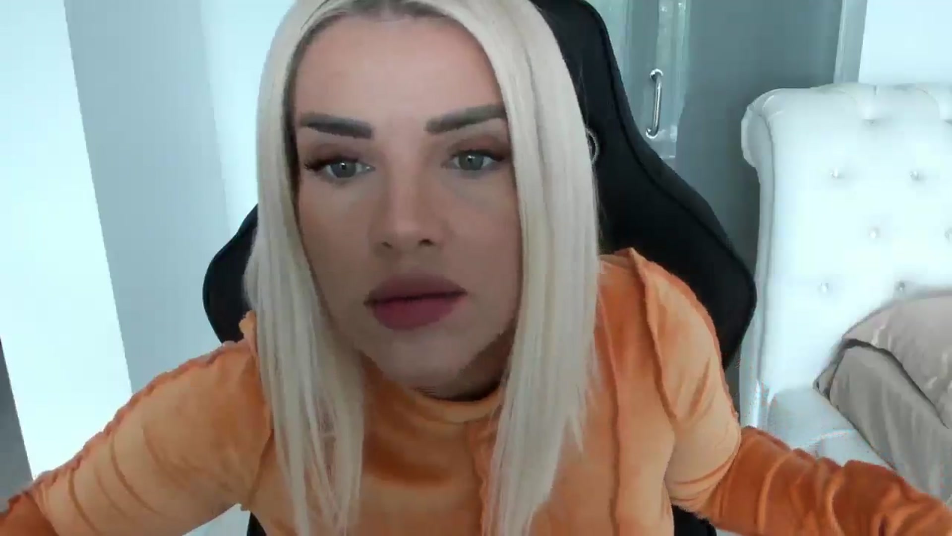 Gallery image thumbnail from Allesia_'s myfreecams stream on, 05/10/2025, 10:57 image 9 of 20