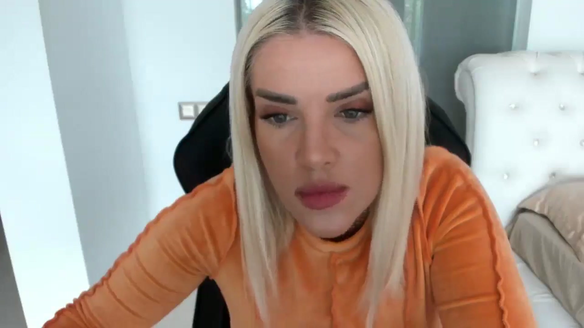 Gallery image thumbnail from Allesia_'s myfreecams stream on, 05/10/2025, 10:57 image 2 of 20