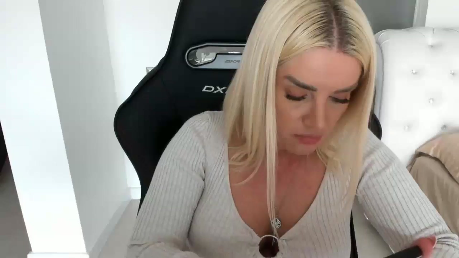 Gallery image thumbnail from Allesia_'s myfreecams stream on, 05/12/2025, 11:33 image 10 of 20