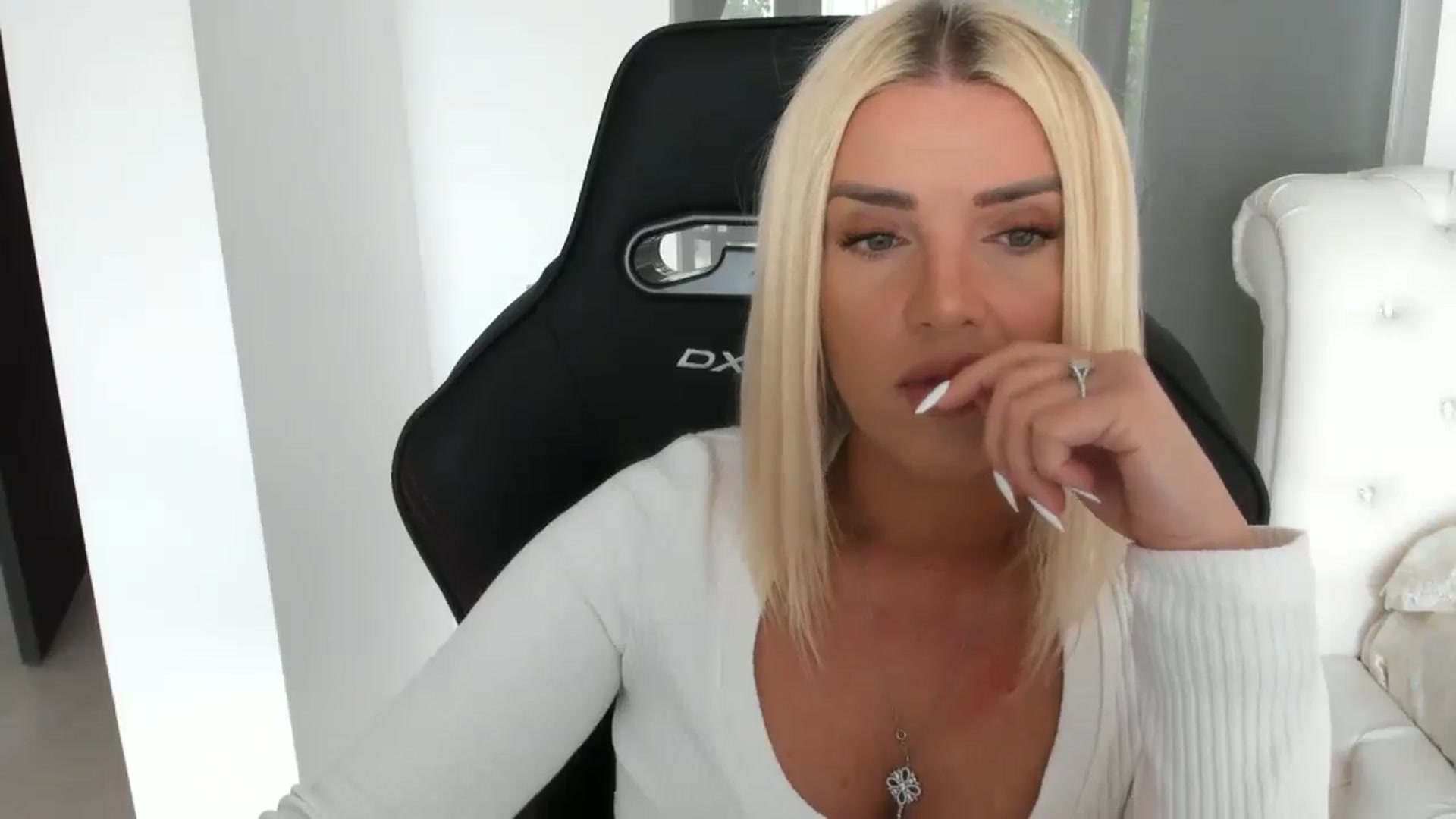 Gallery image thumbnail from Allesia_'s myfreecams stream on, 05/14/2025, 10:57 image 2 of 20