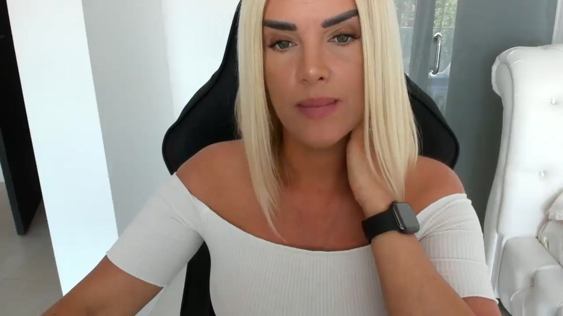 Gallery image thumbnail from Allesia_'s myfreecams stream on, 05/15/2025, 10:09 image 19 of 20