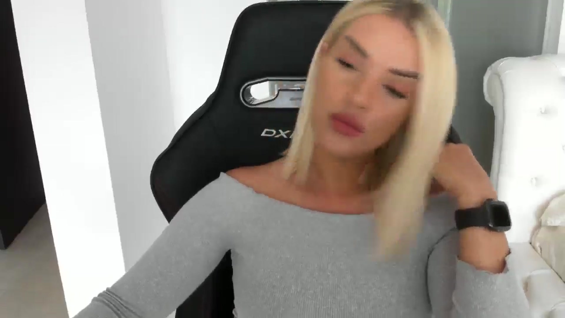 Gallery image thumbnail from Allesia_'s myfreecams stream on, 05/26/2025, 09:38 image 3 of 20