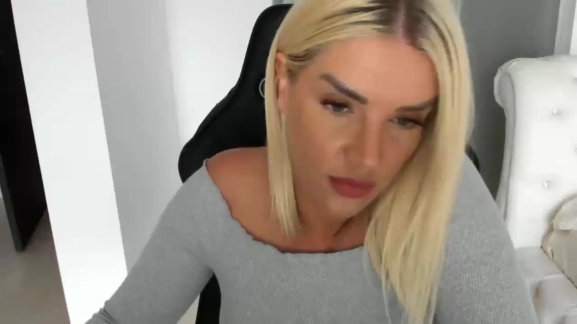 Gallery image thumbnail from Allesia_'s myfreecams stream on, 05/26/2025, 09:38 image 20 of 20